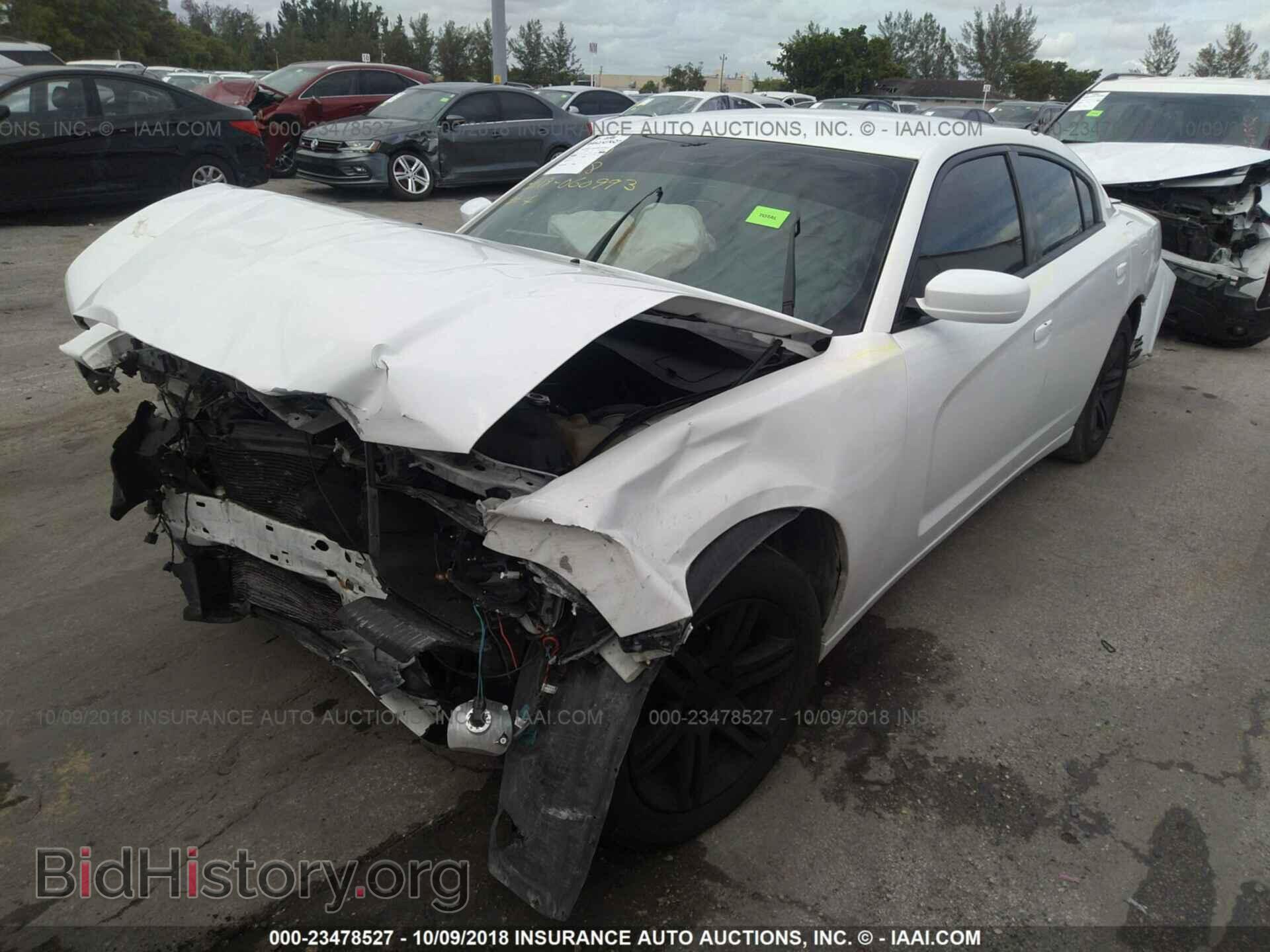 2011 Dodge Charger - VIN: 2B3CL3CG2BH599840 - Фото 2