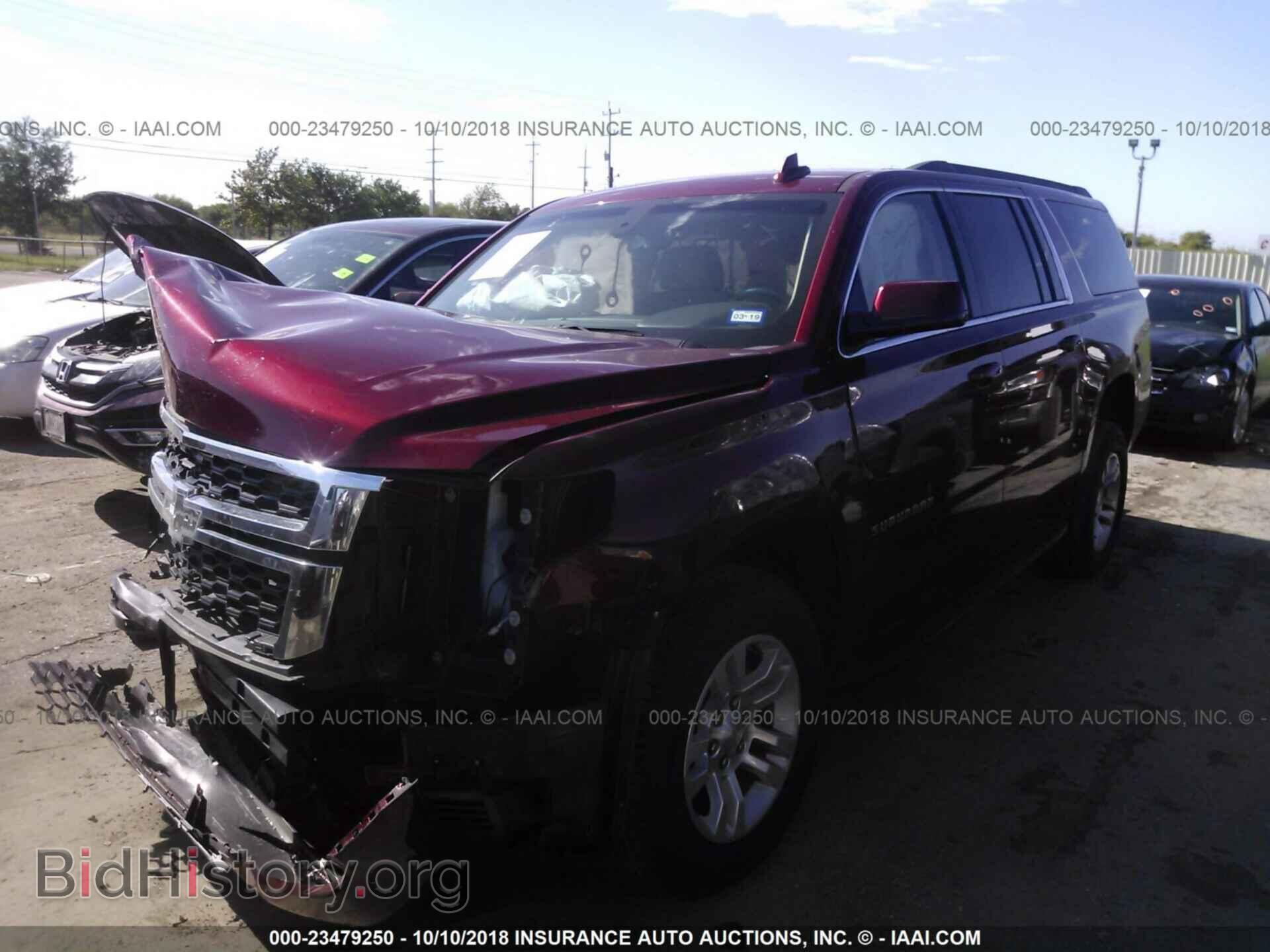 2017 Chevrolet Suburban - VIN: 1GNSCGKC2HR123748 - Фото 2