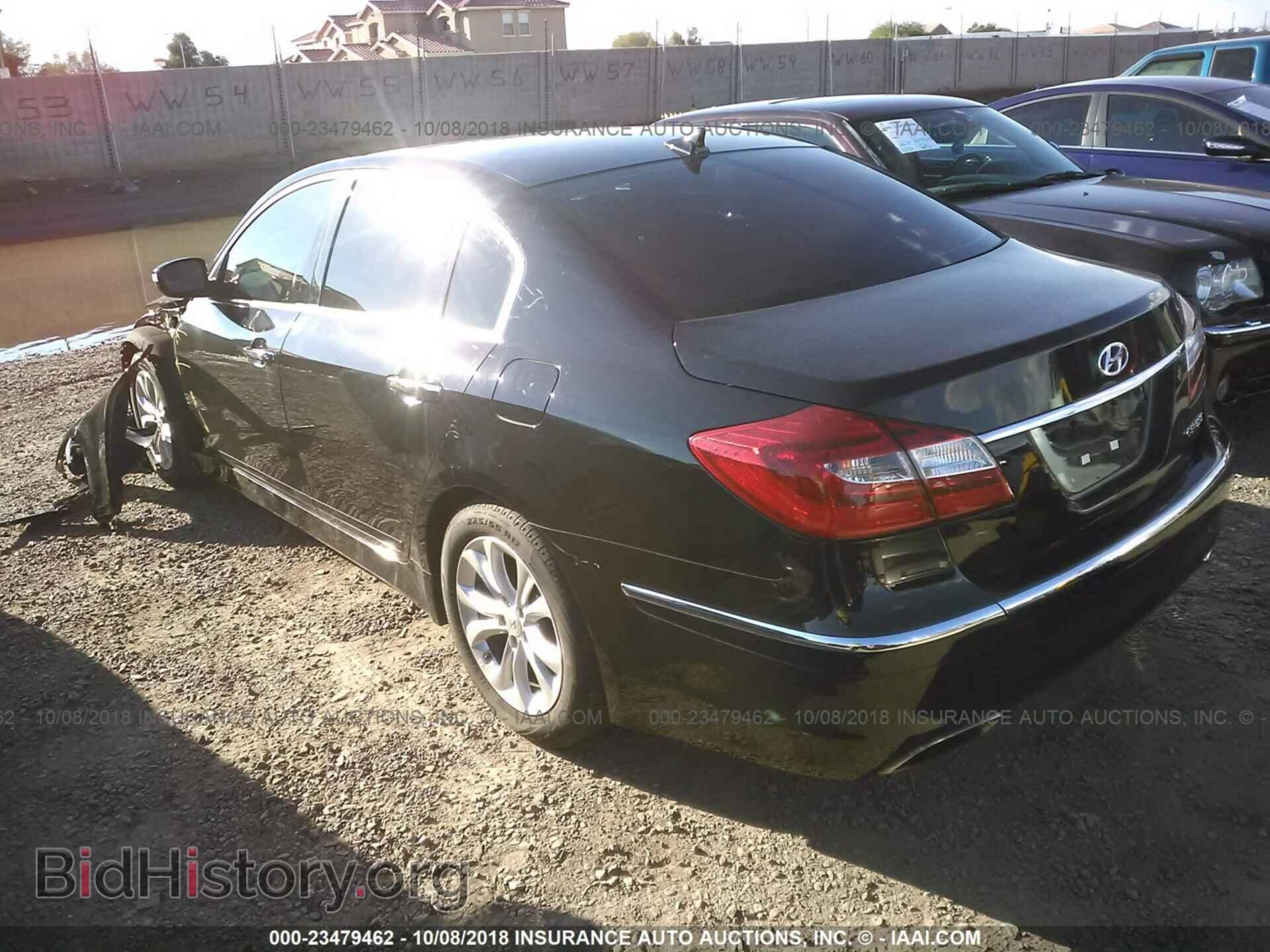 2012 Hyundai Genesis - VIN: KMHGC4DD1CU197022 - Фото 3