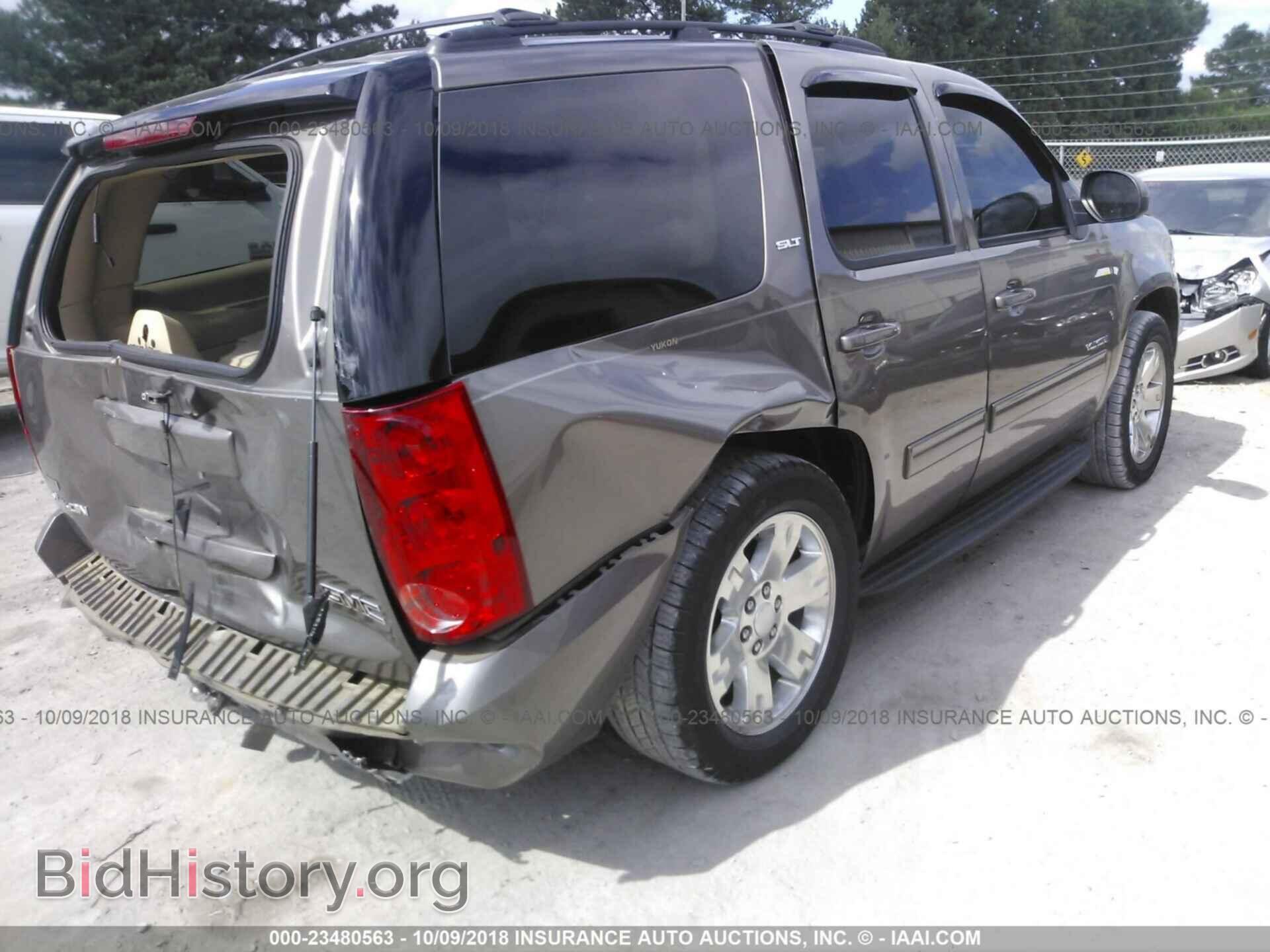 2011 GMC YUKON - VIN: 1GKS1CE02BR390764 - Photo 4