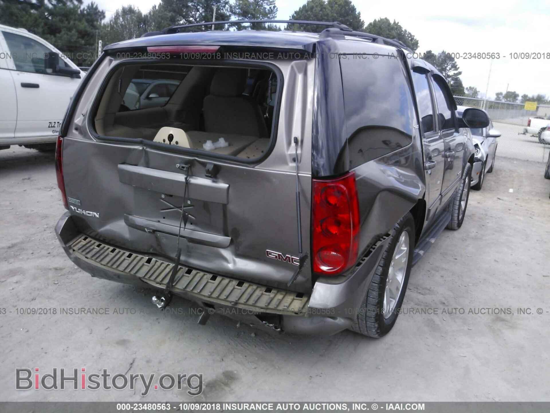 2011 GMC YUKON - VIN: 1GKS1CE02BR390764 - Photo 6