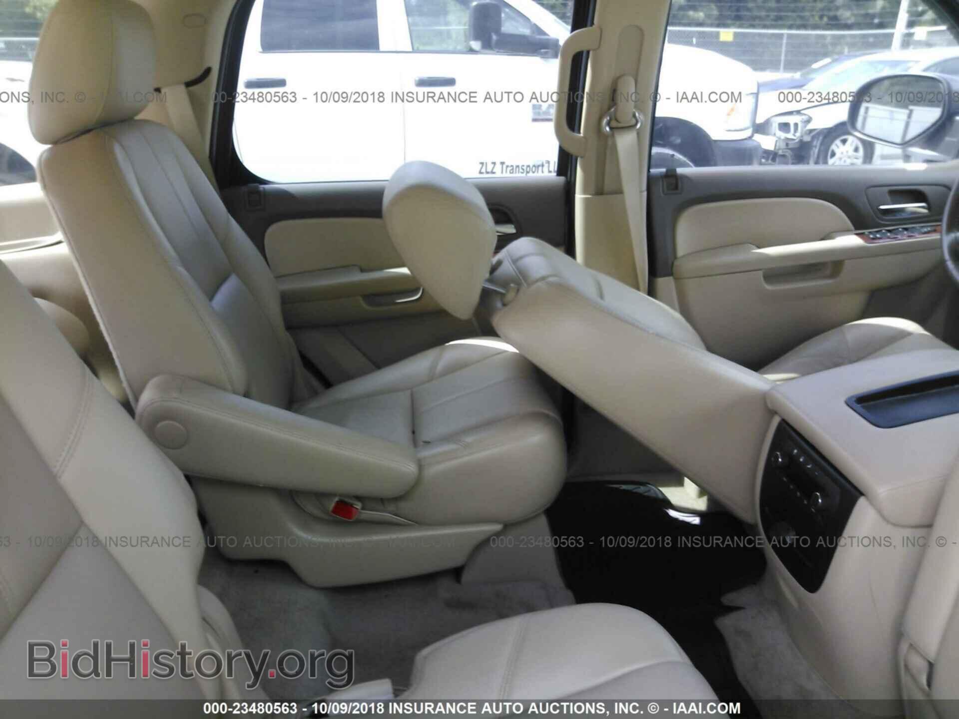 2011 GMC YUKON - VIN: 1GKS1CE02BR390764 - Photo 8