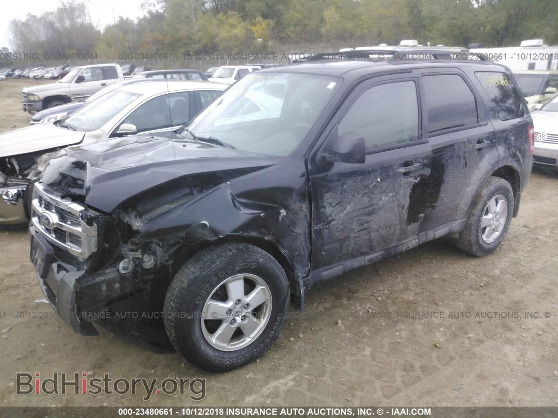 2011 Ford Escape - VIN: 1FMCU9DG3BKA14488 - Photo 2