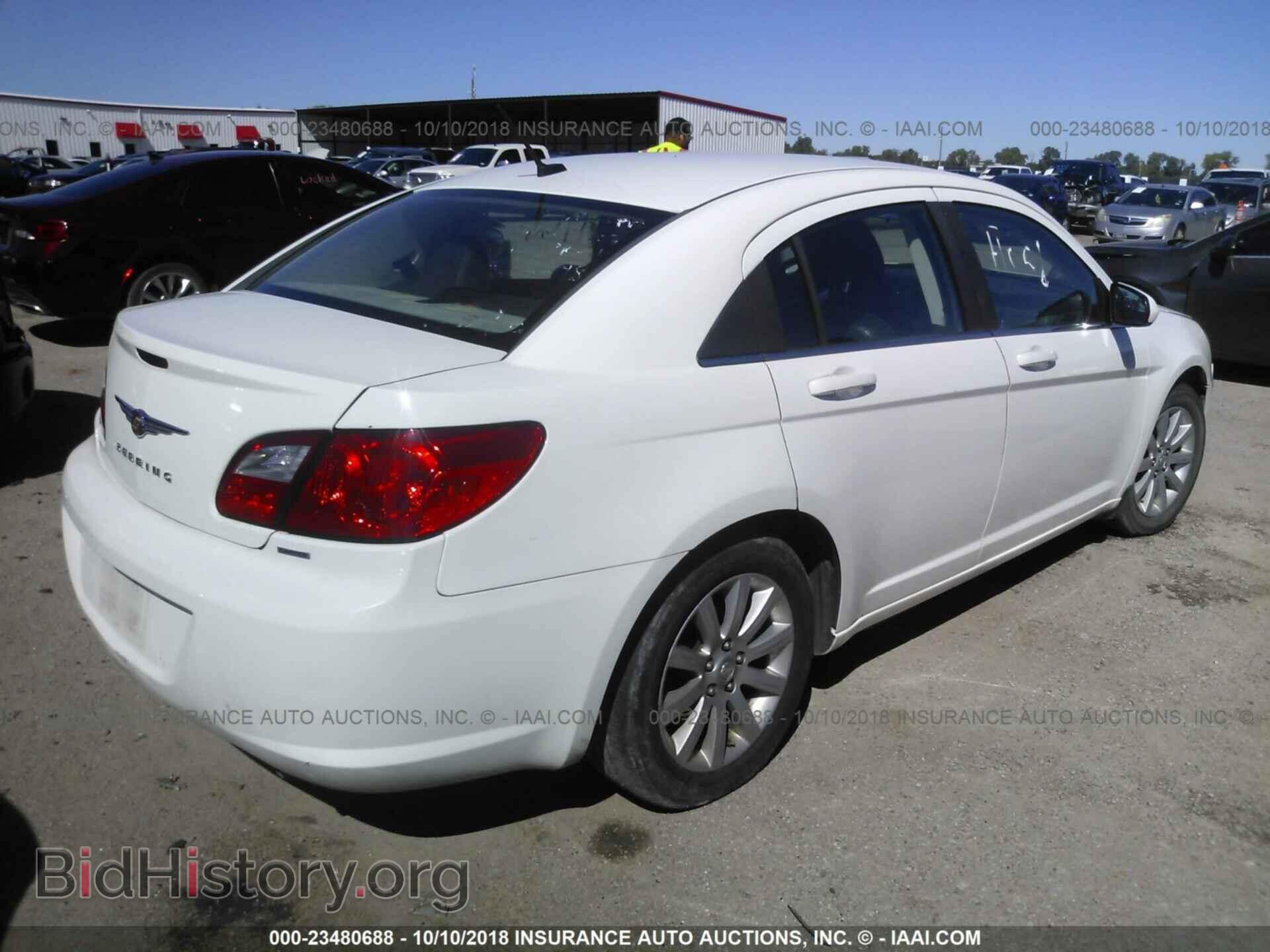 2010 CHRYSLER SEBRING - VIN: 1C3CC5FB8AN213572 - Фото 4