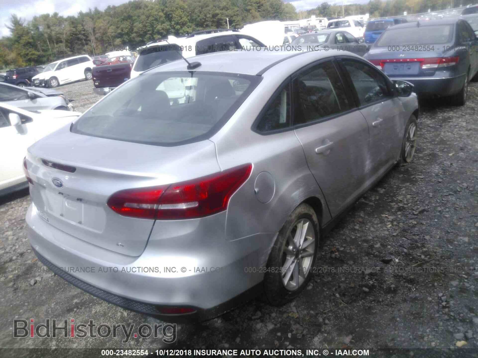 2015 Ford Focus - VIN: 1FADP3F2XFL257168 - Фото 4