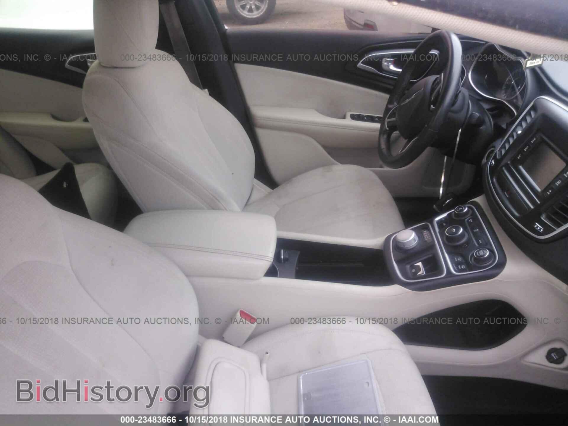 2015 Chrysler 200 - VIN: 1C3CCCAB4FN591679 - Photo 5