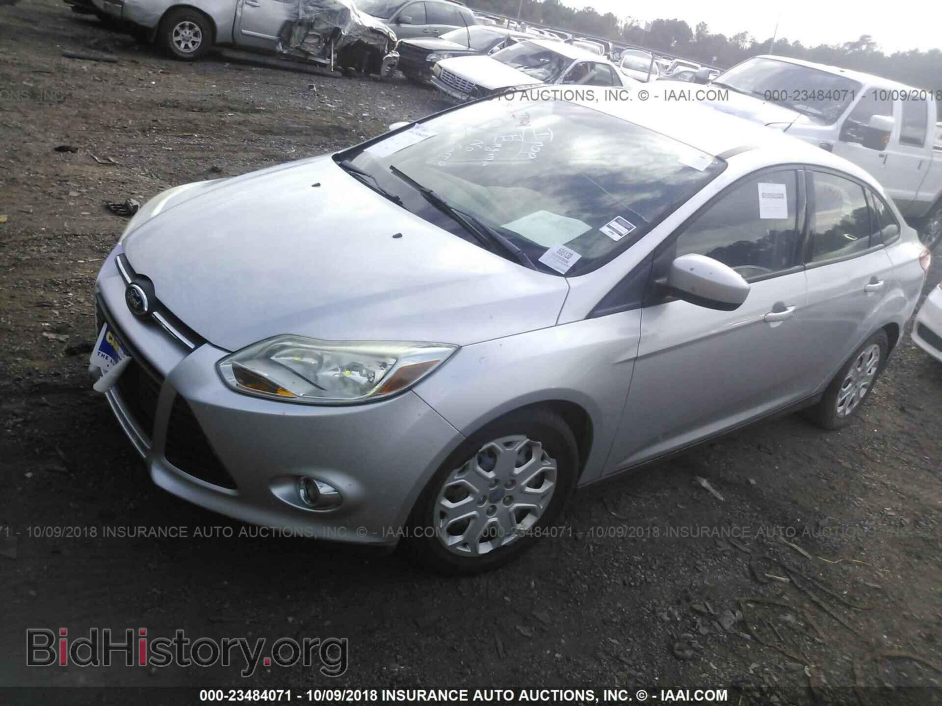 2012 Ford Focus - VIN: 1FAHP3F24CL207654 - Фото 2