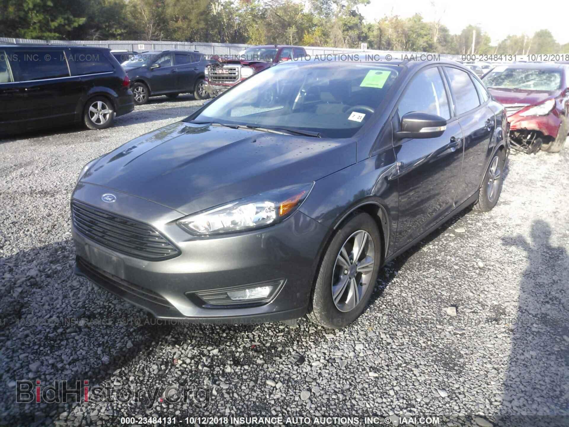 2016 Ford Focus - VIN: 1FADP3FE8GL342568 - Фото 2