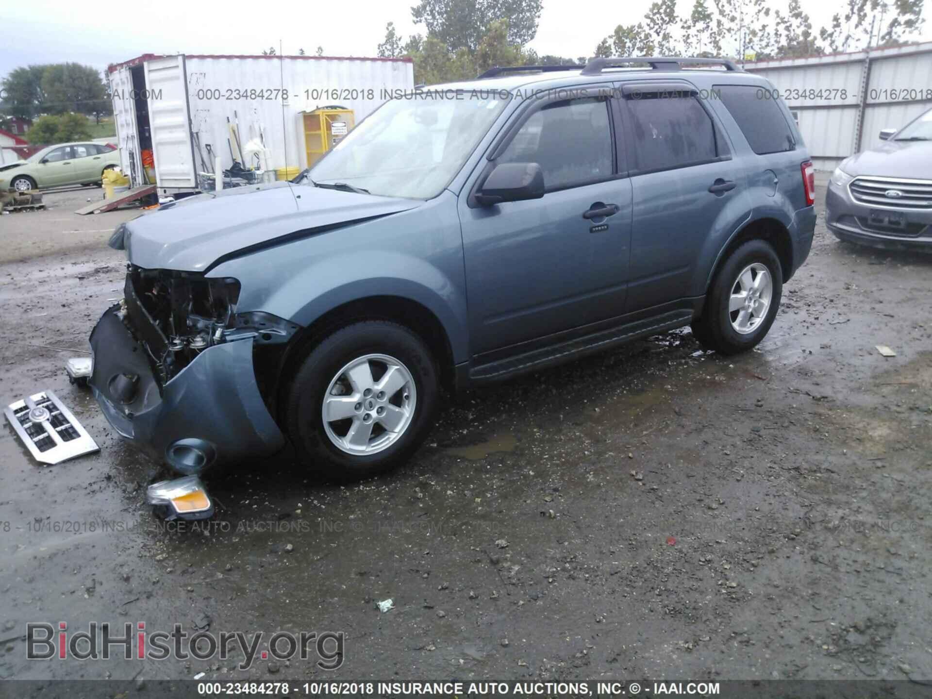 2012 Ford Escape - VIN: 1FMCU0DG5CKB87748 - Photo 2
