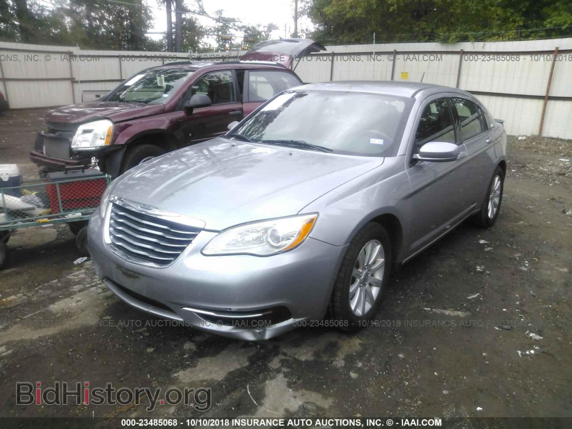 2014 Chrysler 200 - VIN: 1C3CCBBB2EN153248 - Photo 2