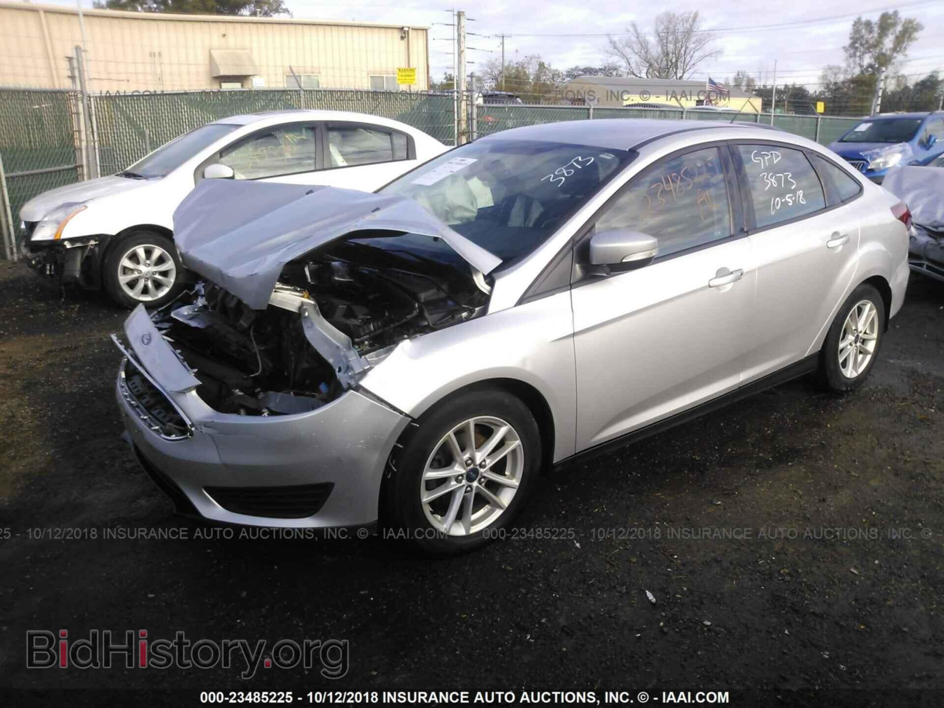 2016 Ford Focus - VIN: 1FADP3F23GL243873 - Фото 2