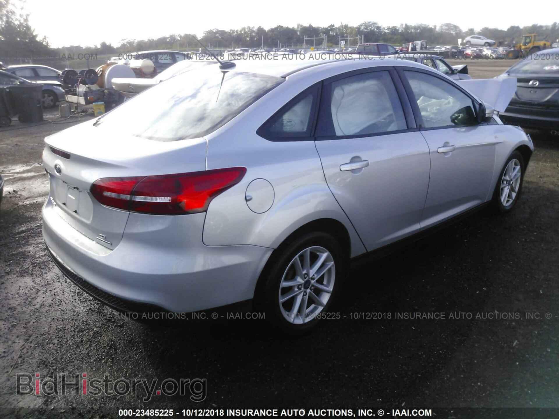 2016 Ford Focus - VIN: 1FADP3F23GL243873 - Фото 4