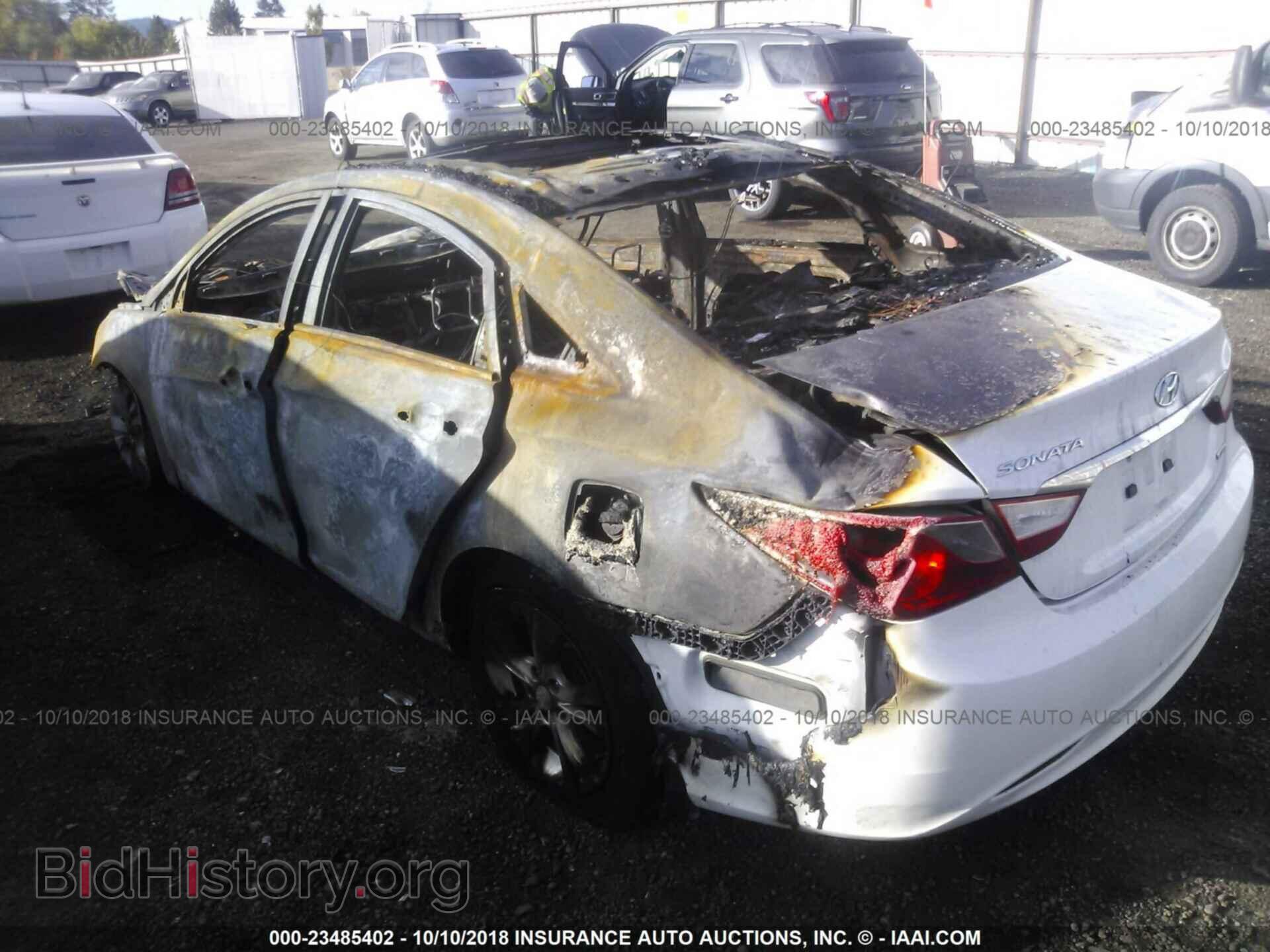 2012 Hyundai Sonata - VIN: 5NPEC4AC4CH419022 - Photo 3