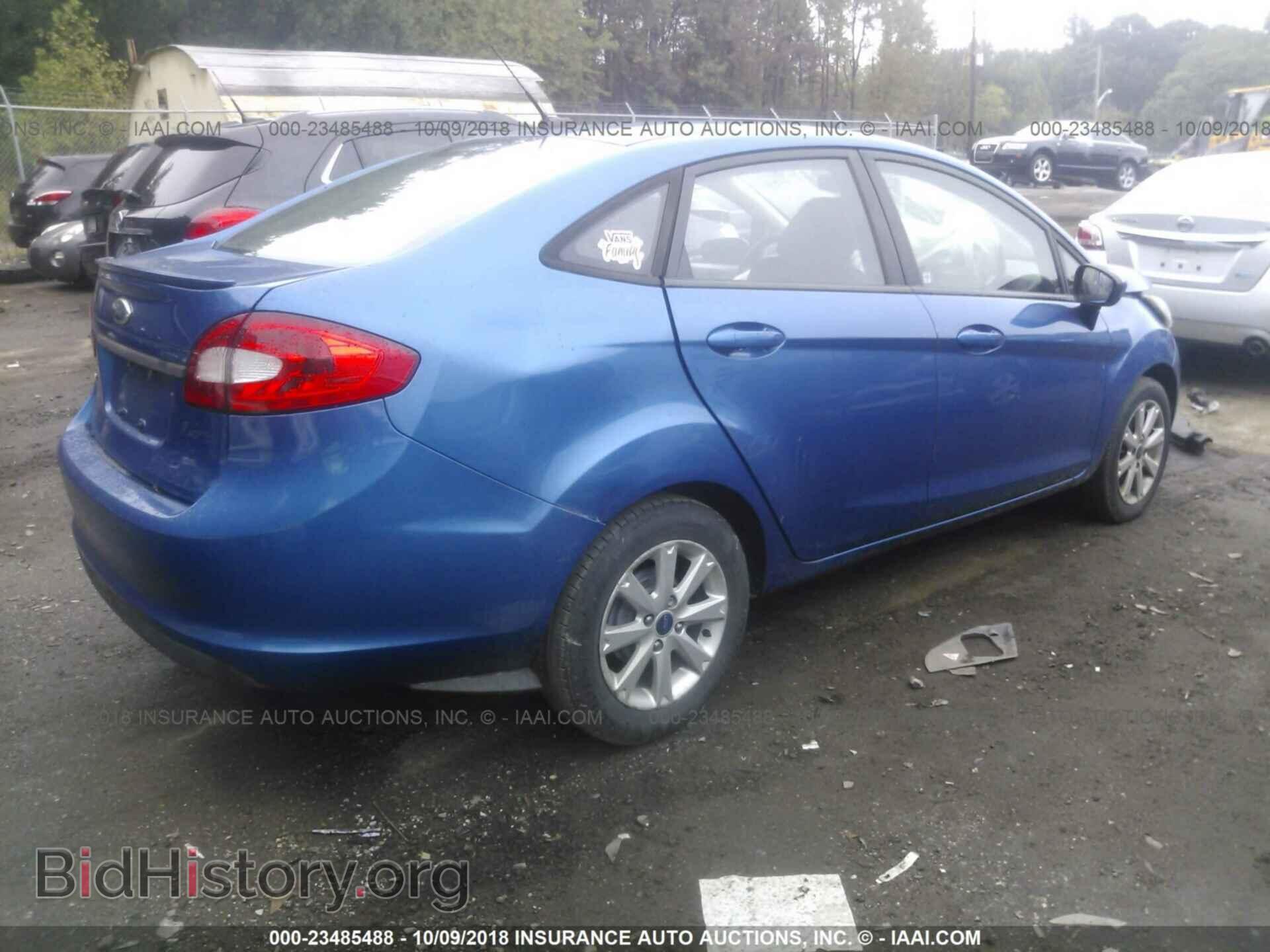 2011 Ford Fiesta - VIN: 3FADP4BJ6BM175255 - Фото 4