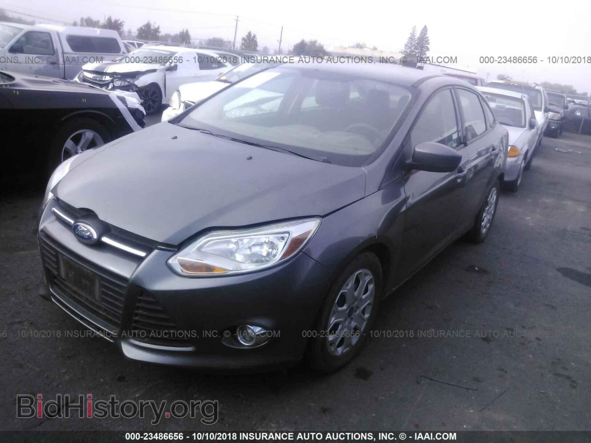 2012 Ford Focus - VIN: 1FAHP3F22CL330630 - Фото 2