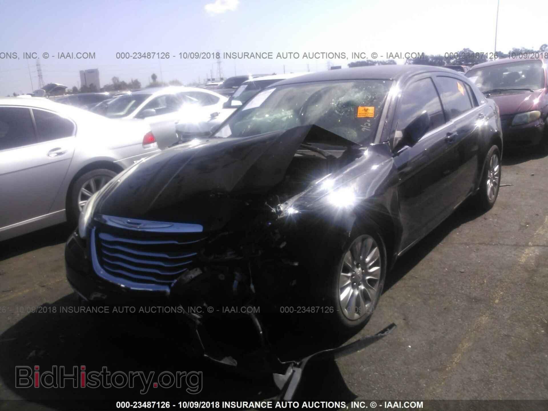 2013 Chrysler 200 - VIN: 1C3CCBAB0DN734473 - Фото 2