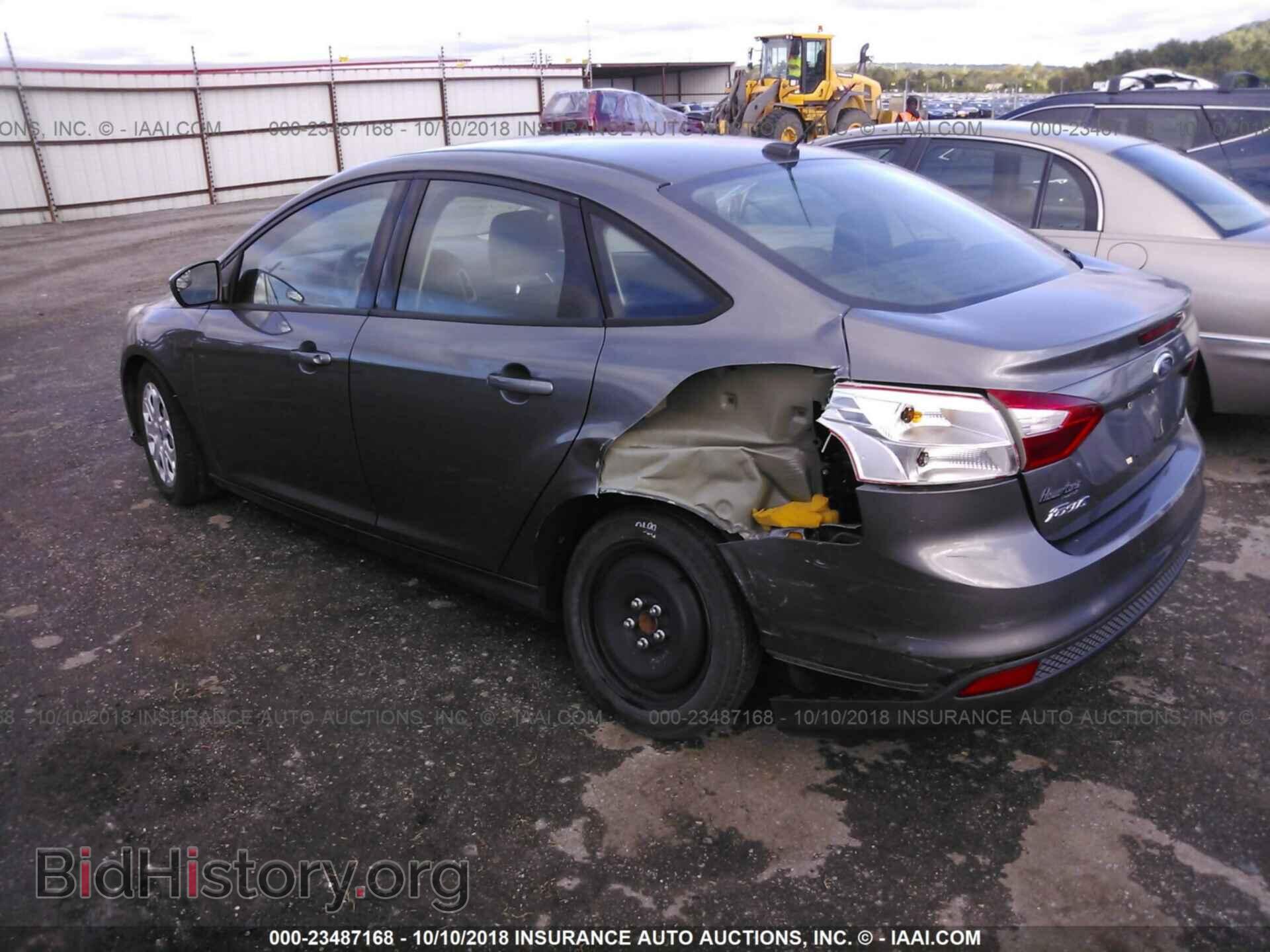 2012 Ford Focus - VIN: 1FAHP3F22CL186447 - Photo 3