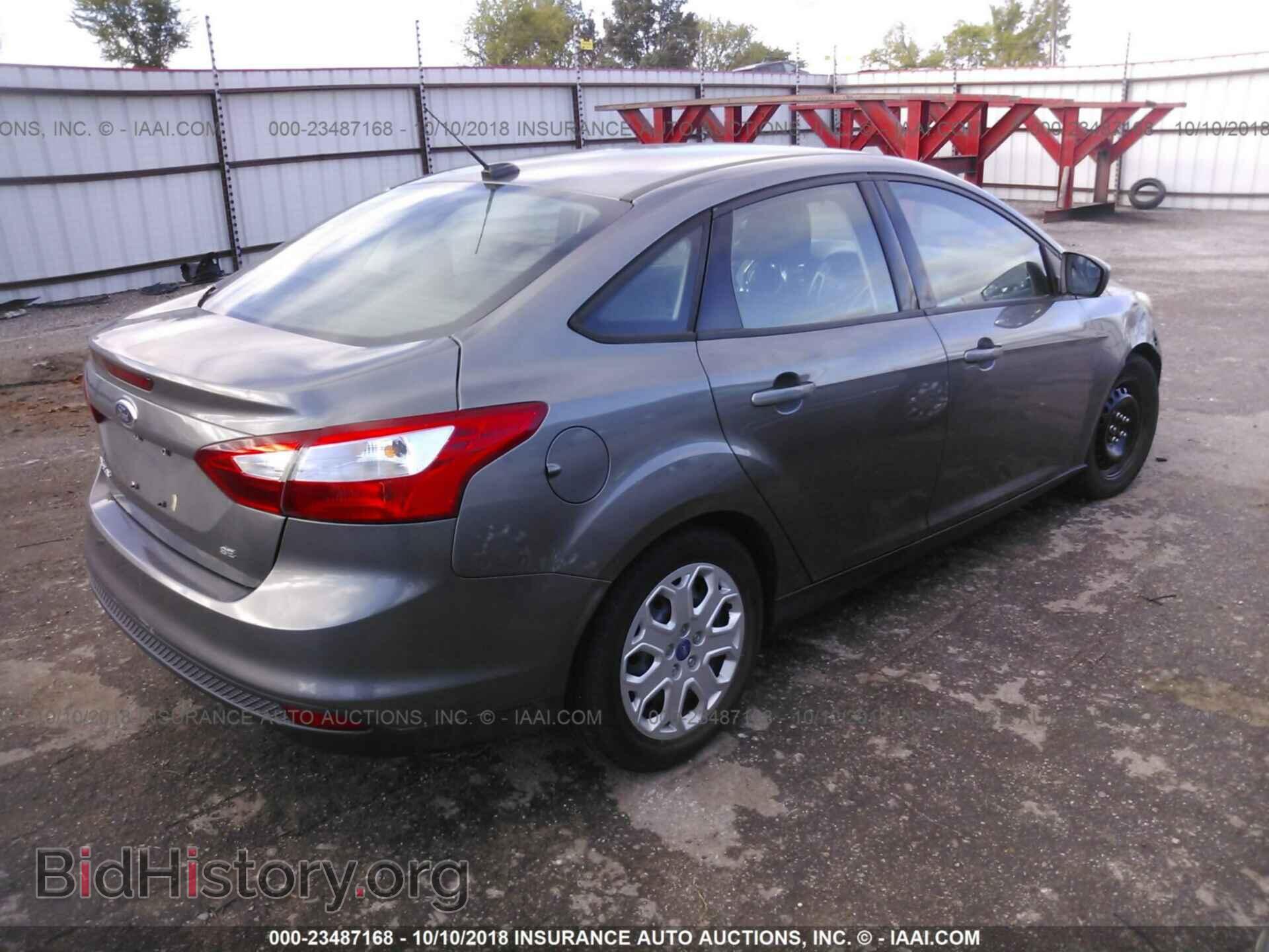2012 Ford Focus - VIN: 1FAHP3F22CL186447 - Photo 4