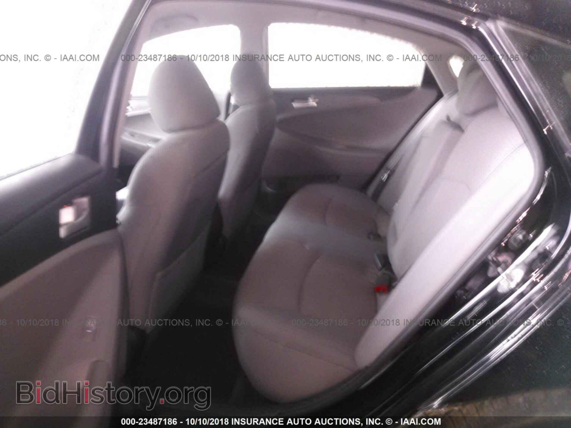 2012 Hyundai Sonata - VIN: 5NPEB4AC5CH486604 - Photo 8