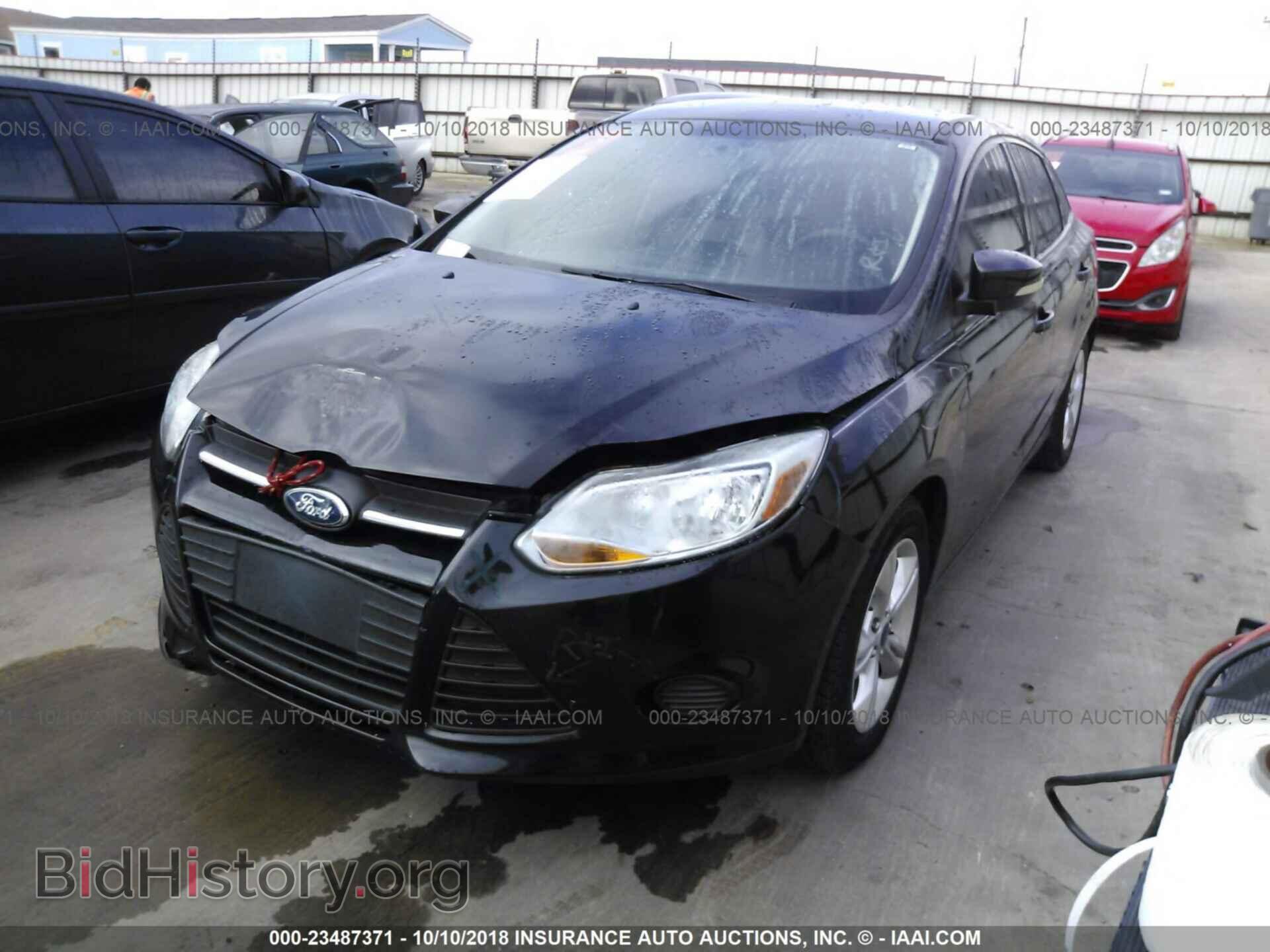 2013 Ford Focus - VIN: 1FADP3F23DL305736 - Фото 2