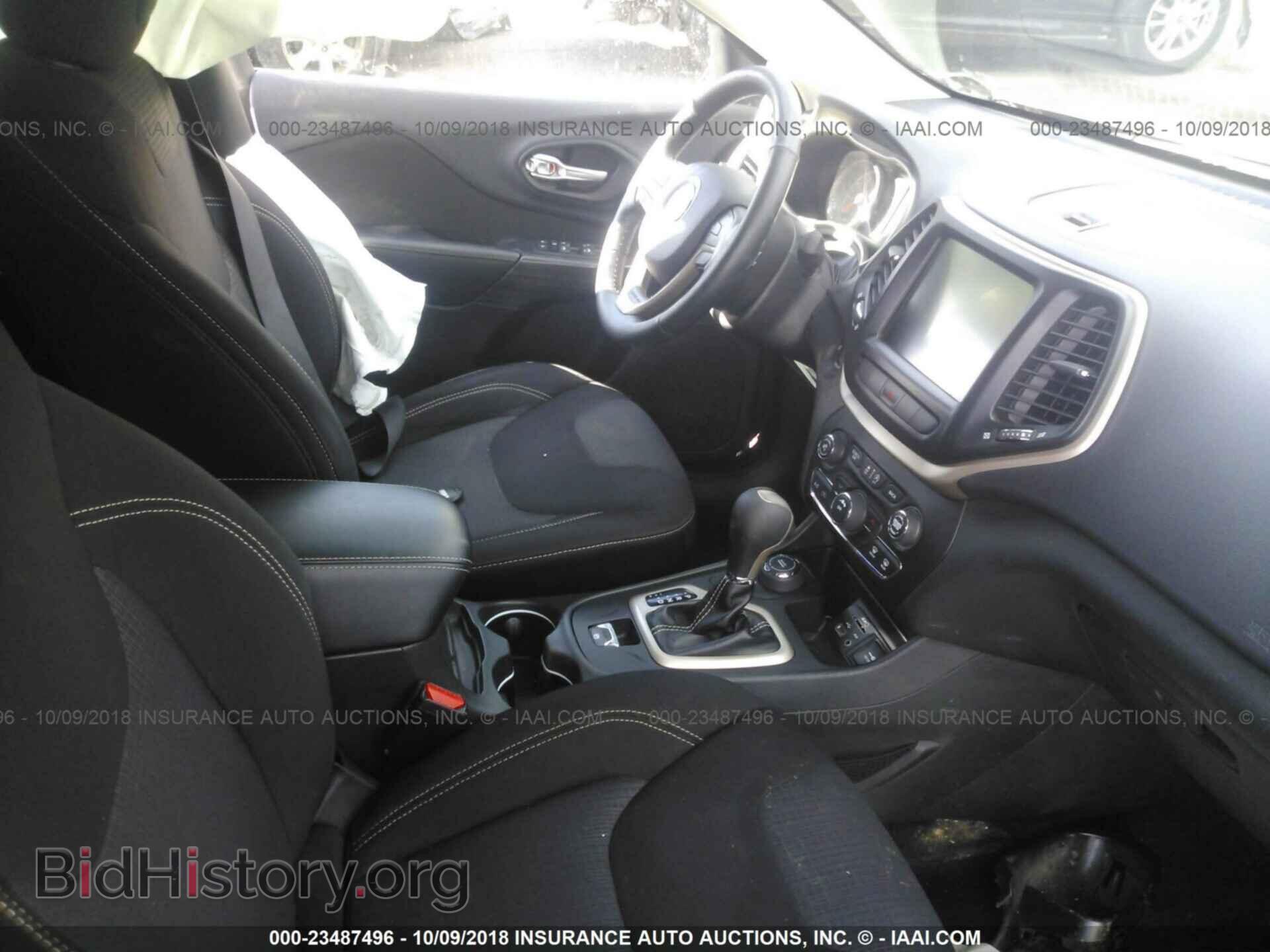 2015 Jeep Cherokee - VIN: 1C4PJMCS0FW605092 - Фото 5