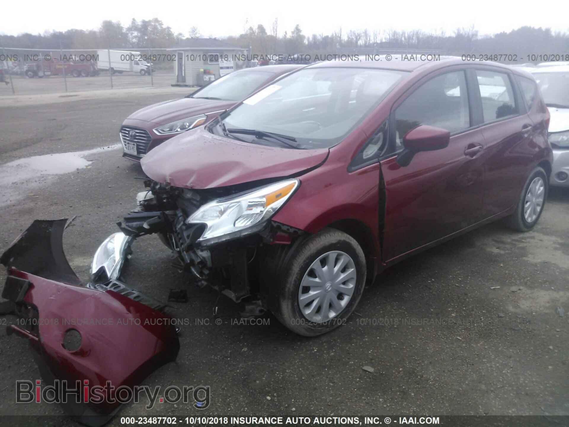 2015 Nissan Versa note - VIN: 3N1CE2CP8FL360490 - Фото 2
