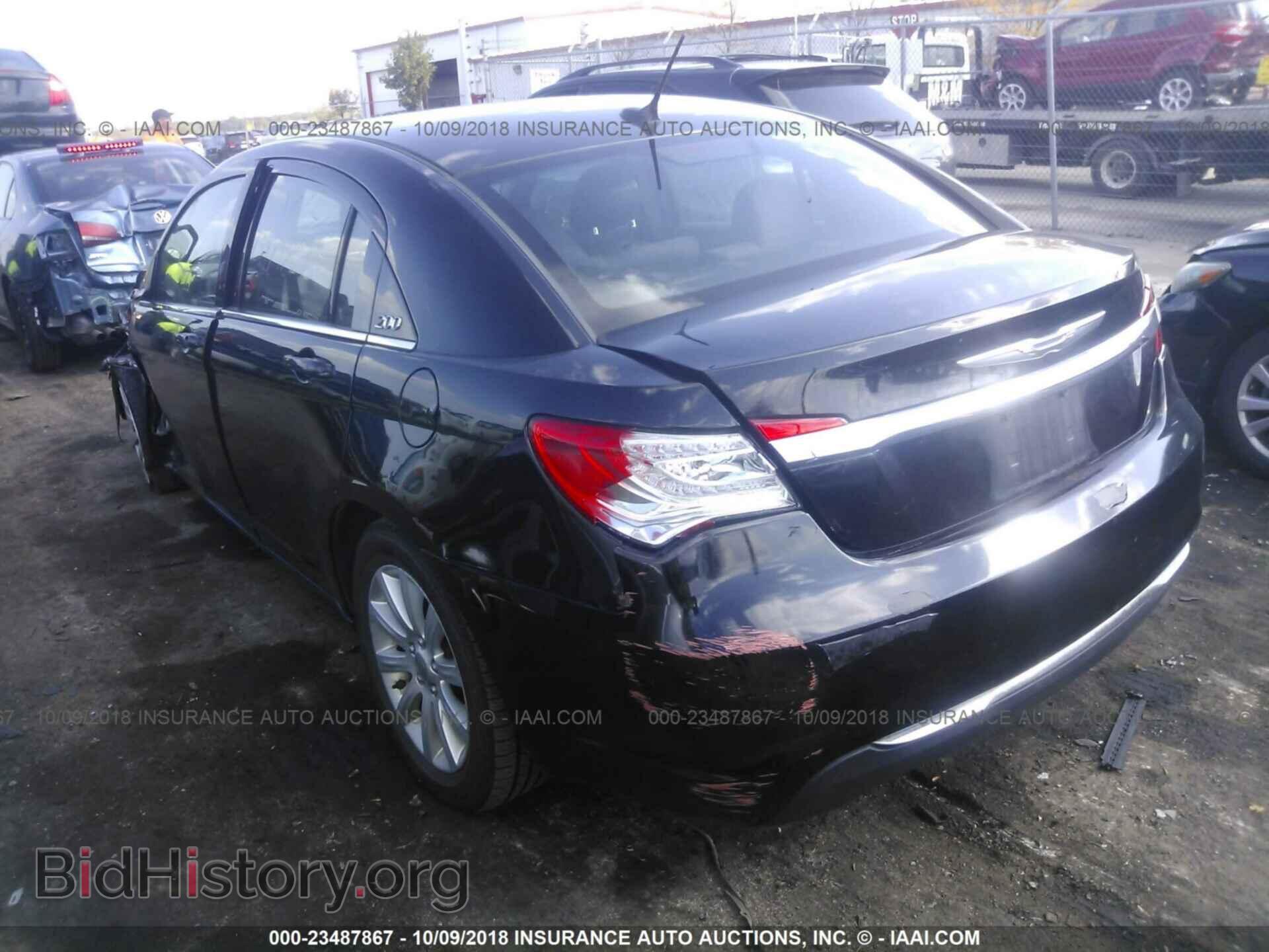 2013 Chrysler 200 - VIN: 1C3CCBBBXDN580112 - Фото 3
