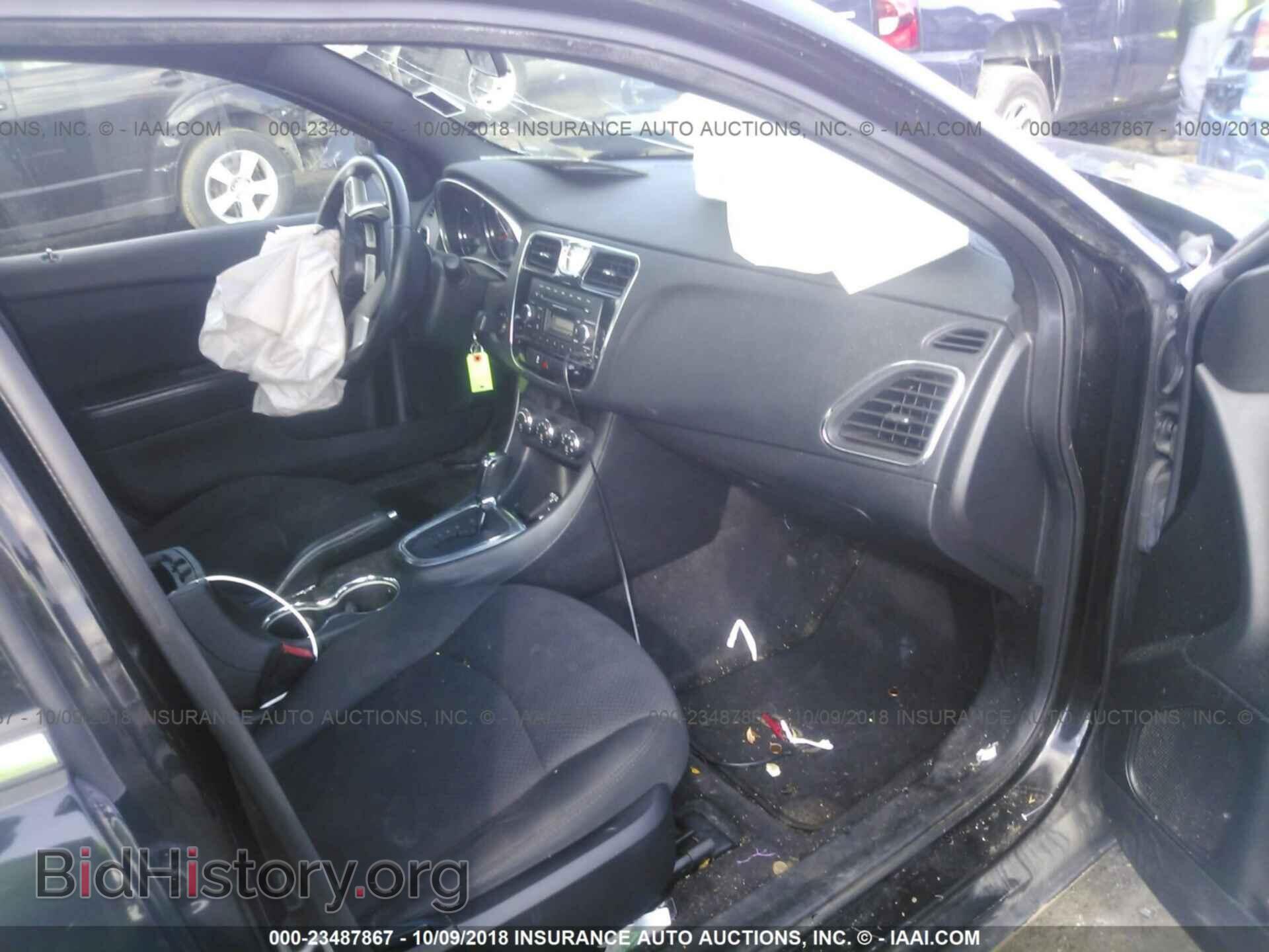 2013 Chrysler 200 - VIN: 1C3CCBBBXDN580112 - Фото 5