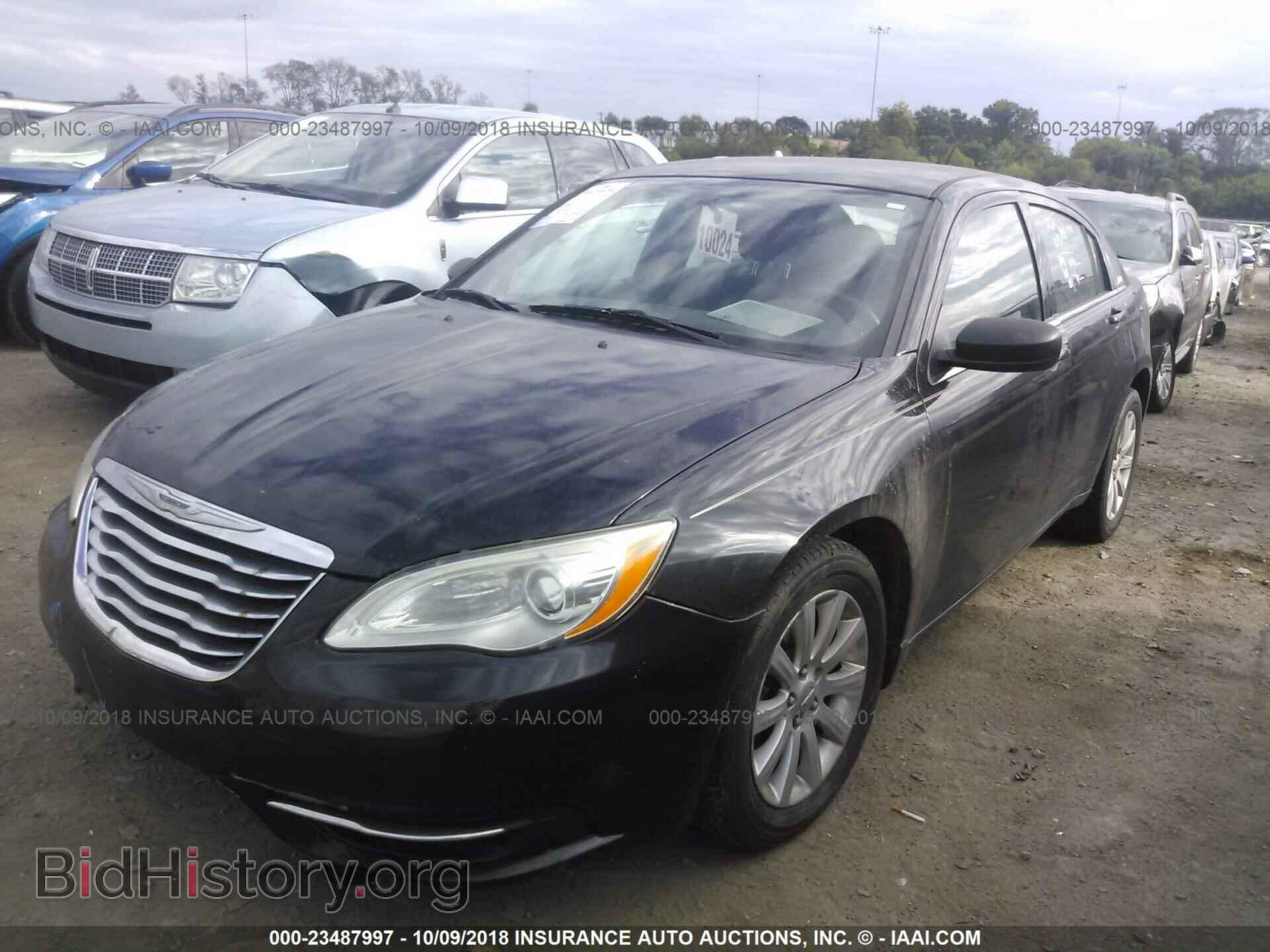 2011 CHRYSLER 200 - VIN: 1C3BC1FB2BN545805 - Photo 2