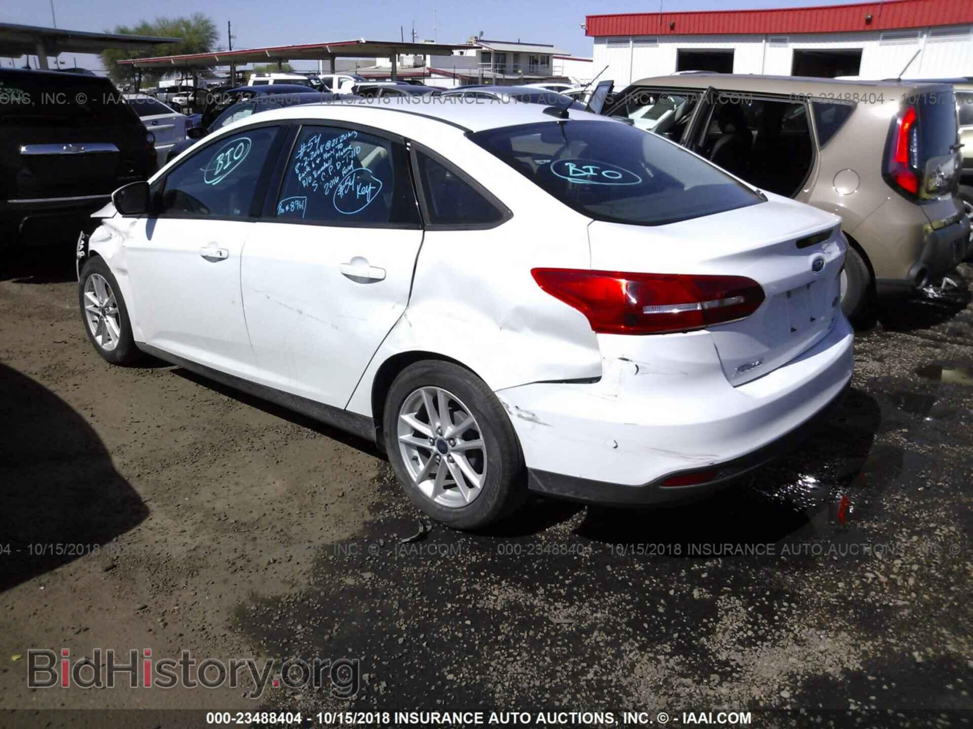 2016 Ford Focus - VIN: 1FADP3F29GL258961 - Photo 3
