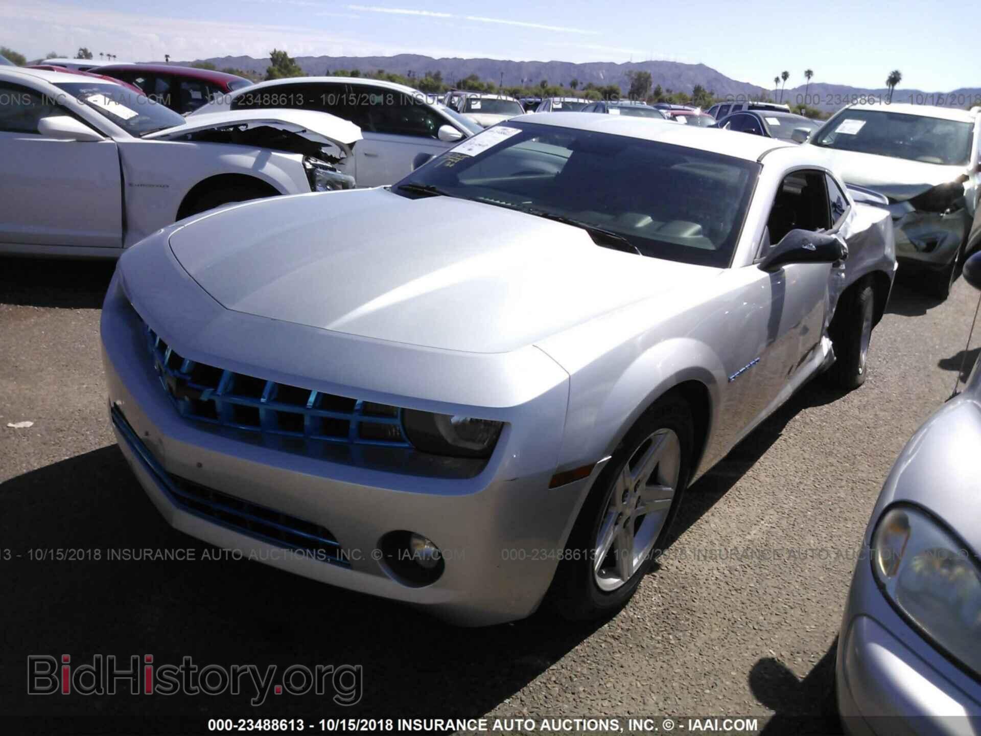 2011 Chevrolet Camaro - VIN: 2G1FB1ED9B9194597 - Фото 2