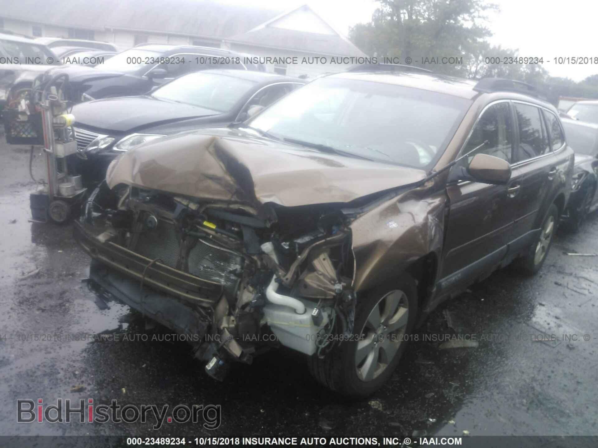 2011 Subaru Outback - VIN: 4S4BRBLC6B3432640 - Фото 2