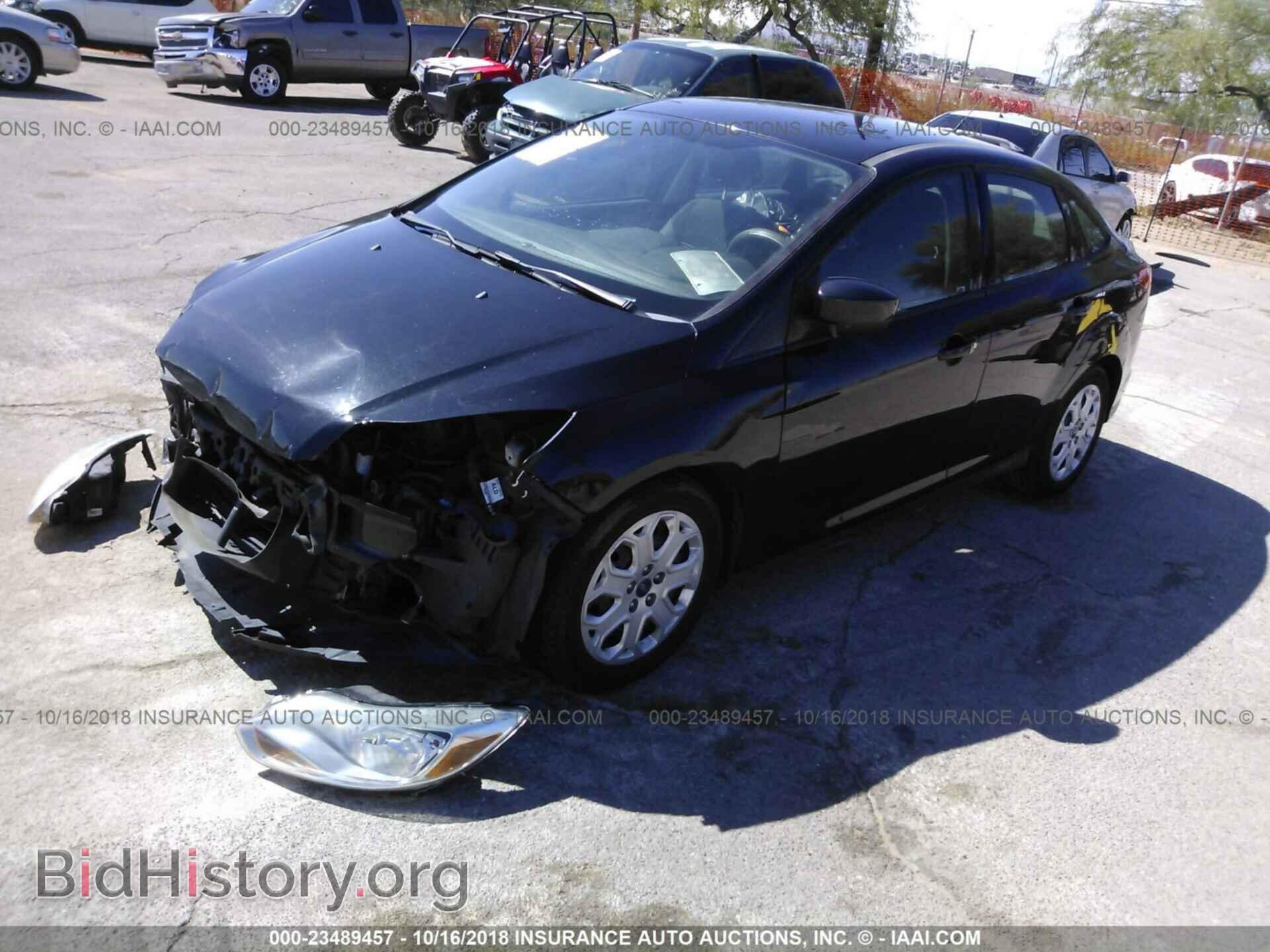 2012 Ford Focus - VIN: 1FAHP3F23CL337991 - Фото 2
