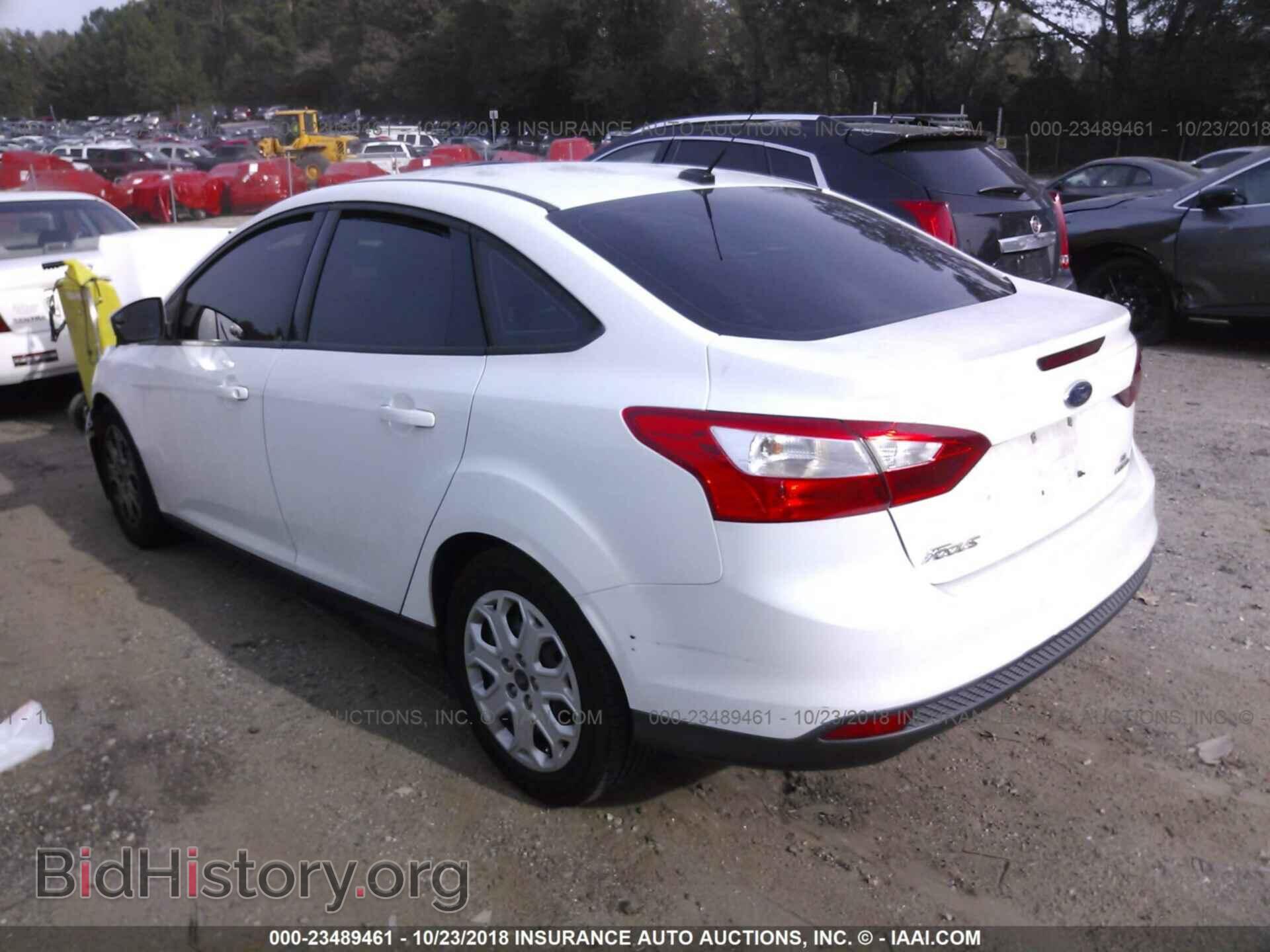 2012 Ford Focus - VIN: 1FAHP3F29CL396642 - Photo 3