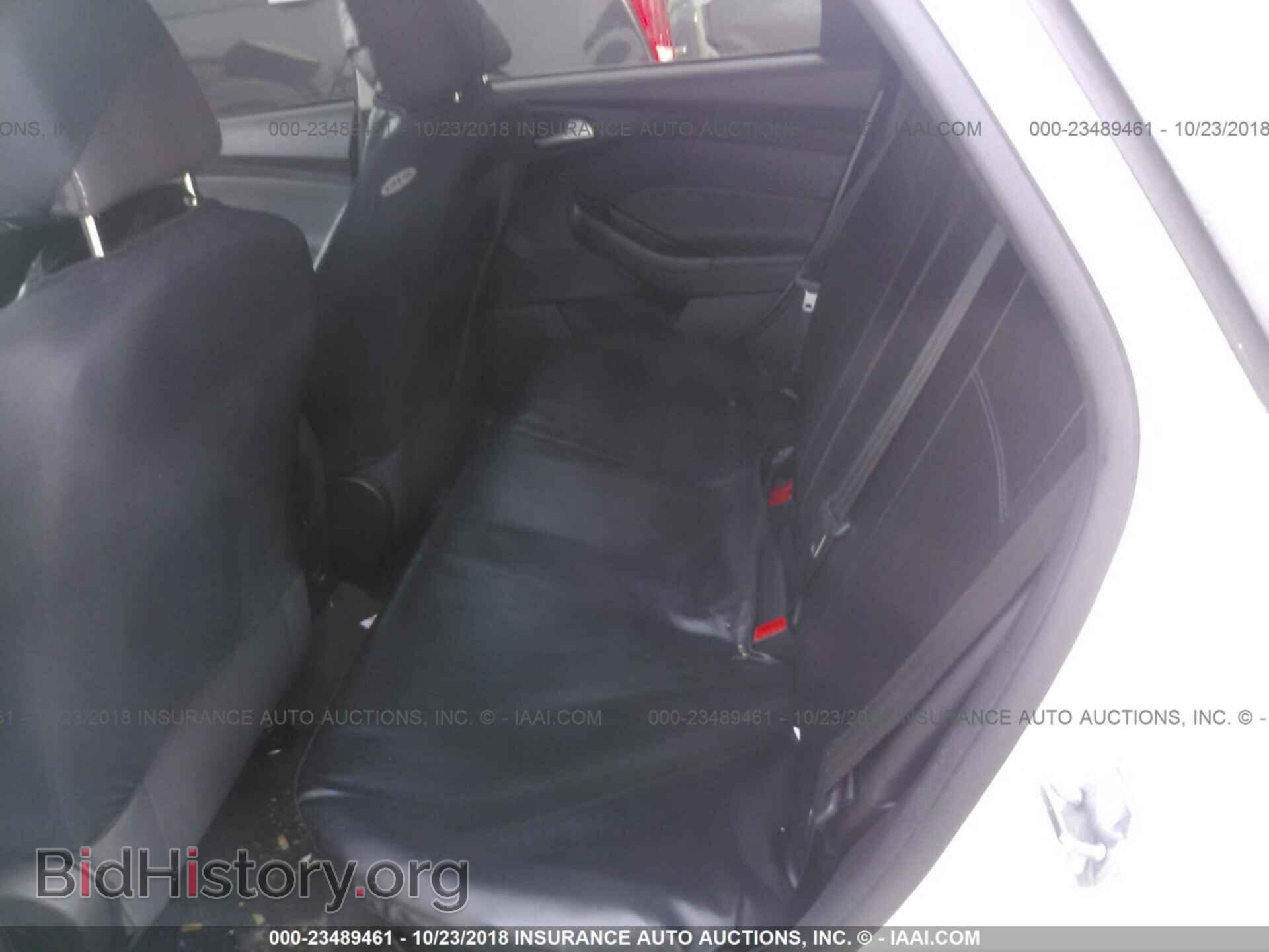 2012 Ford Focus - VIN: 1FAHP3F29CL396642 - Photo 8