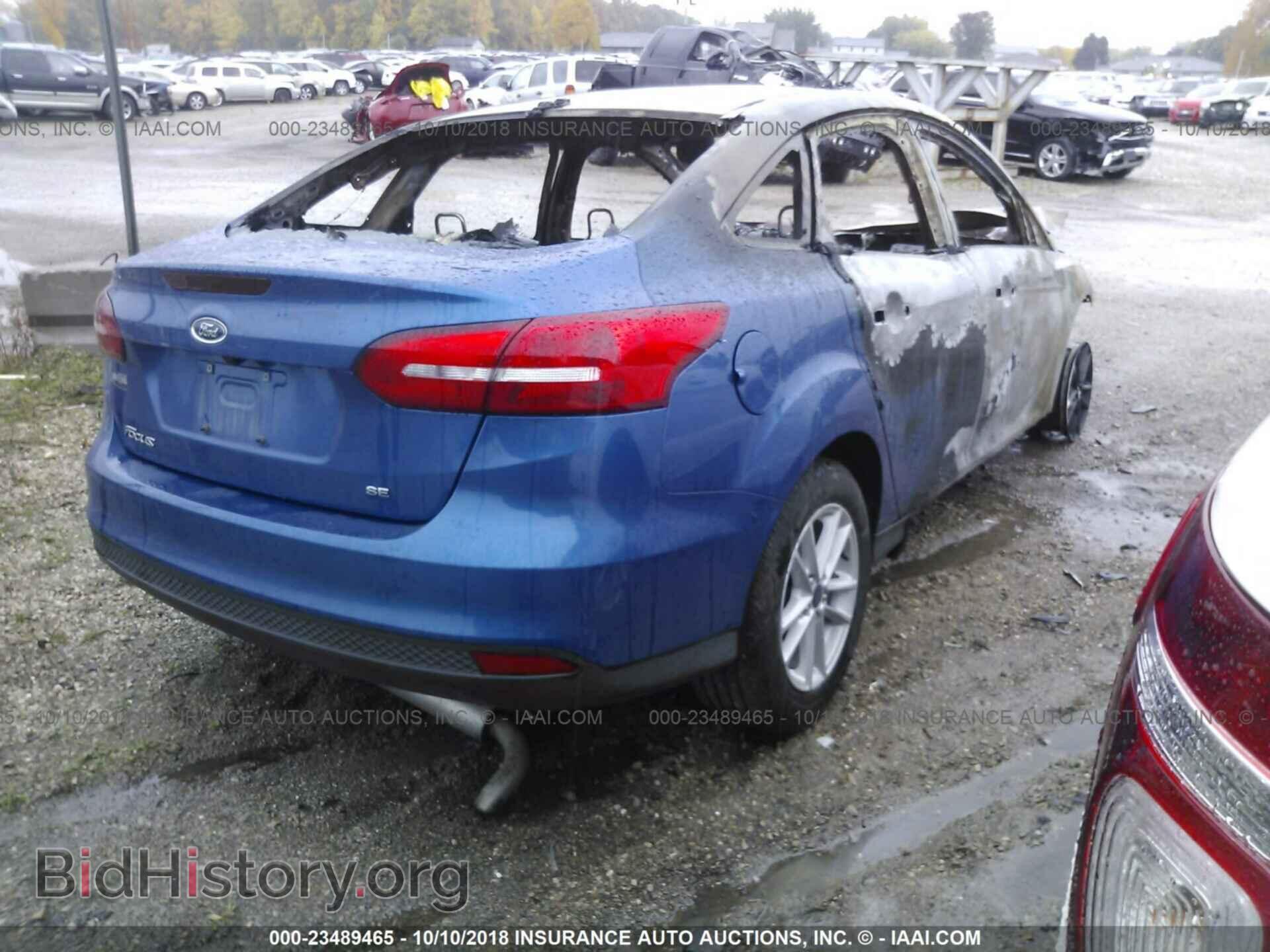 2018 Ford Focus - VIN: 1FADP3F24JL227964 - Фото 4