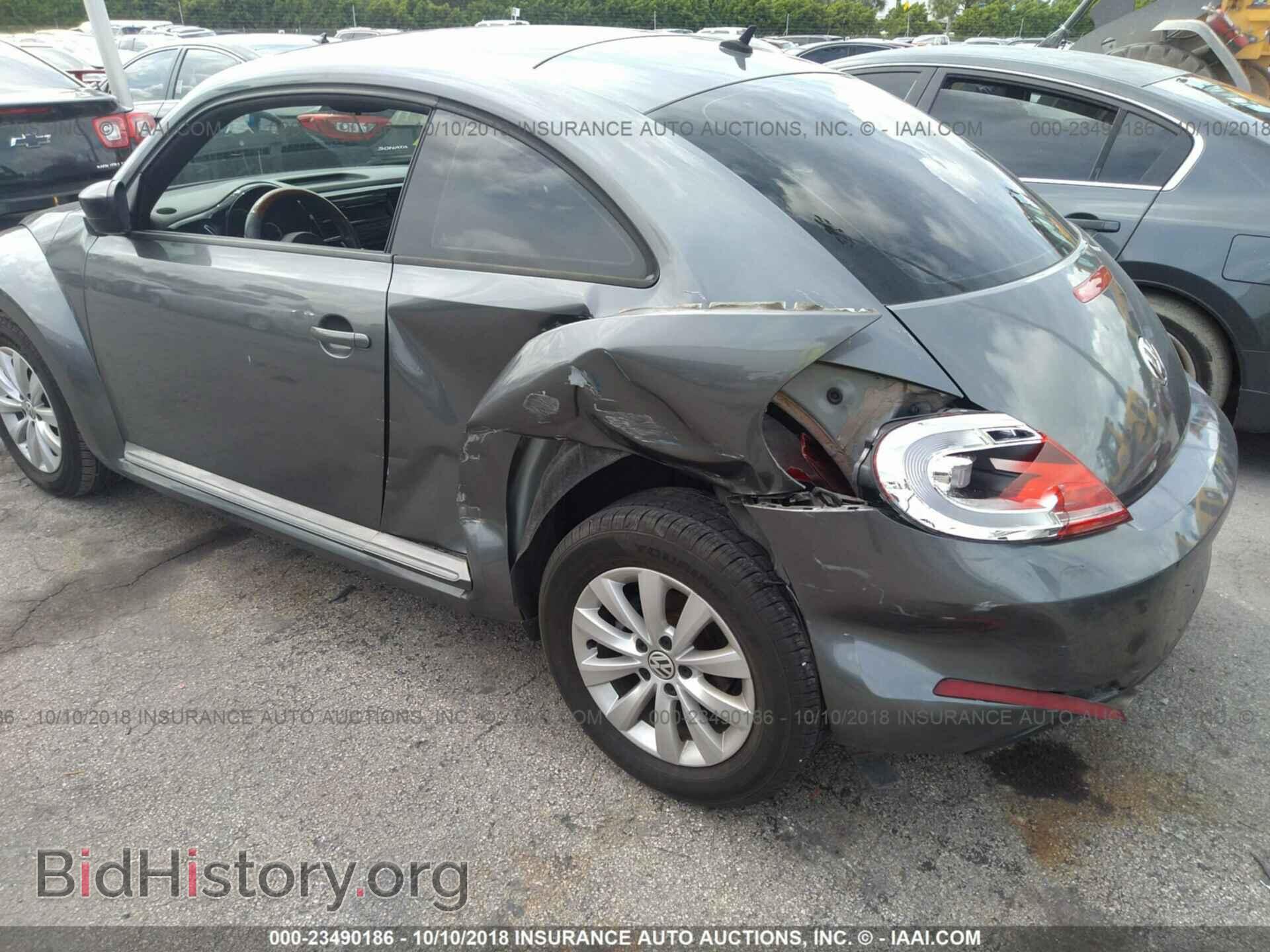 2013 Volkswagen Beetle - VIN: 3VWFP7AT9DM654485 - Фото 6