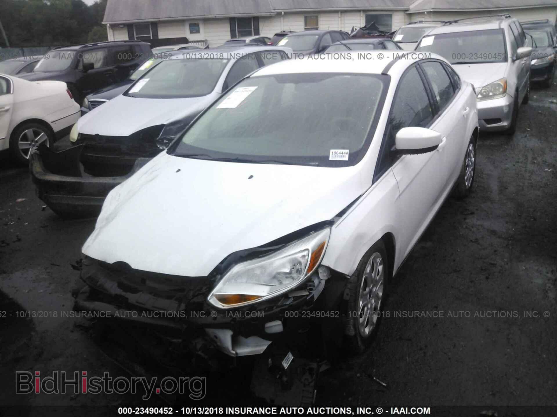 2012 Ford Focus - VIN: 1FAHP3F27CL352283 - Photo 2