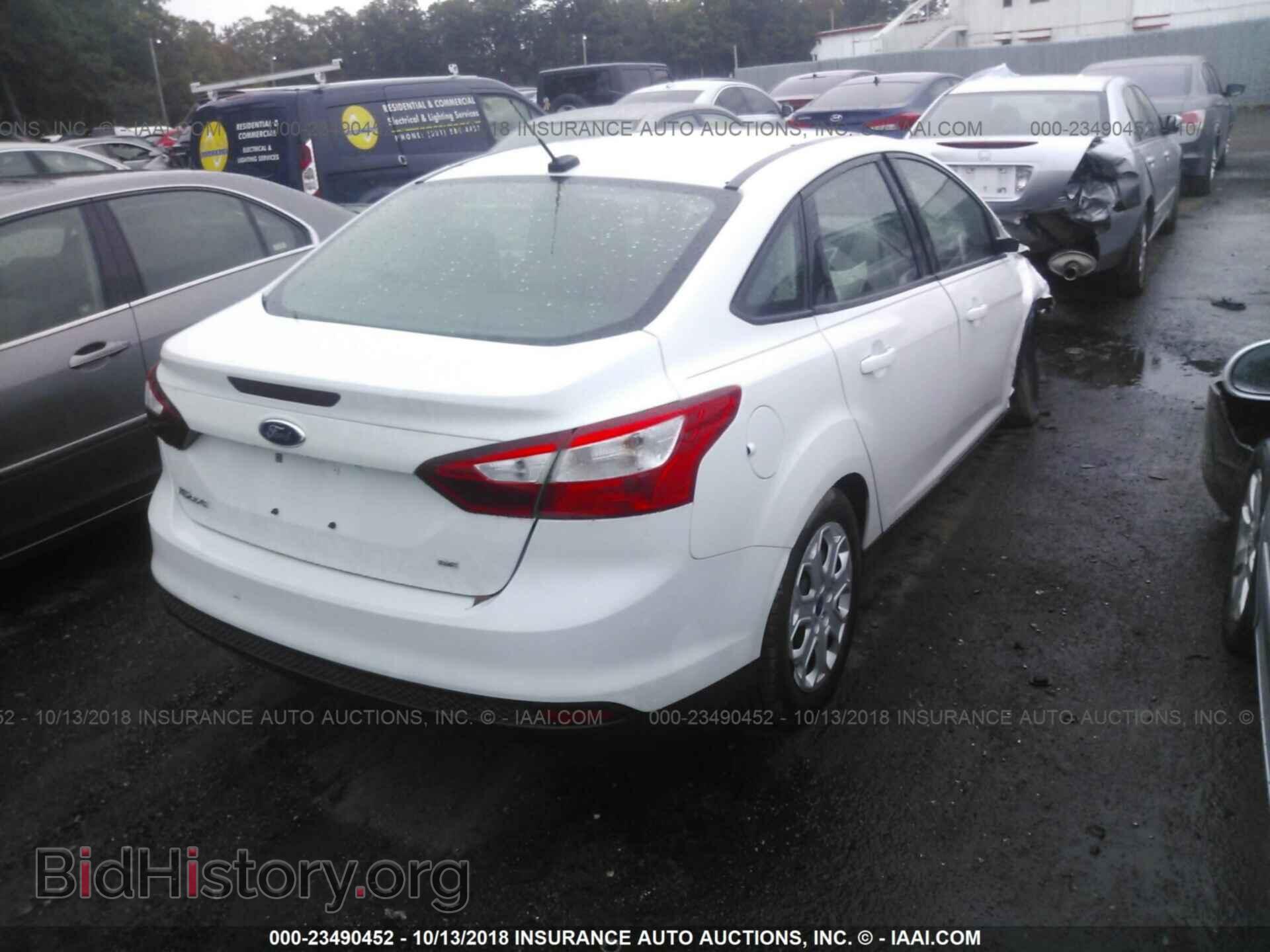 2012 Ford Focus - VIN: 1FAHP3F27CL352283 - Photo 4