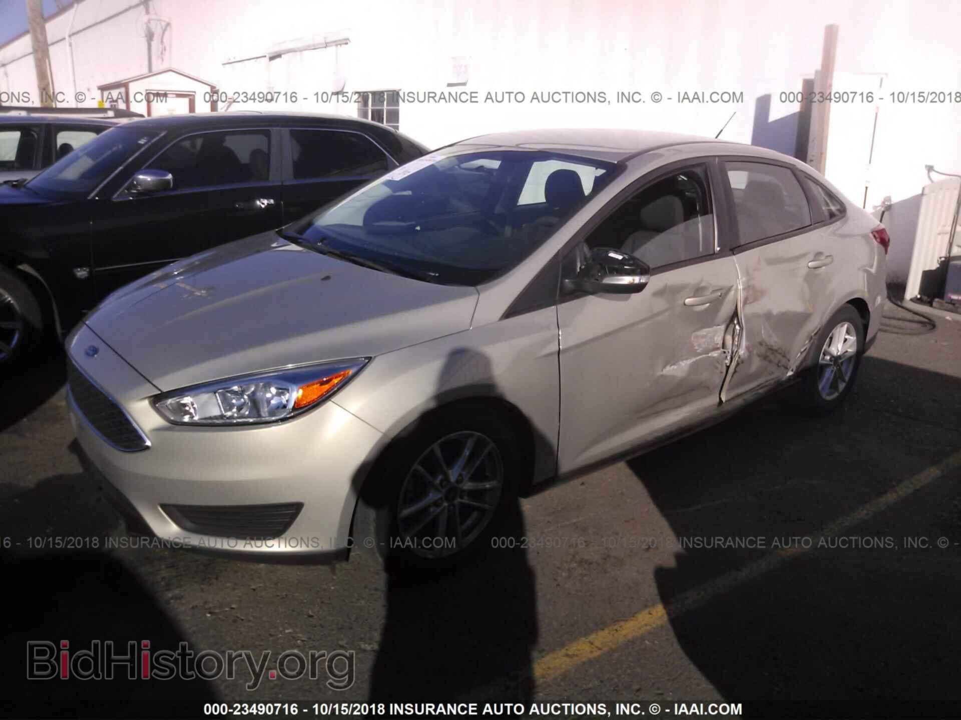 2015 Ford Focus - VIN: 1FADP3F29FL358640 - Photo 2