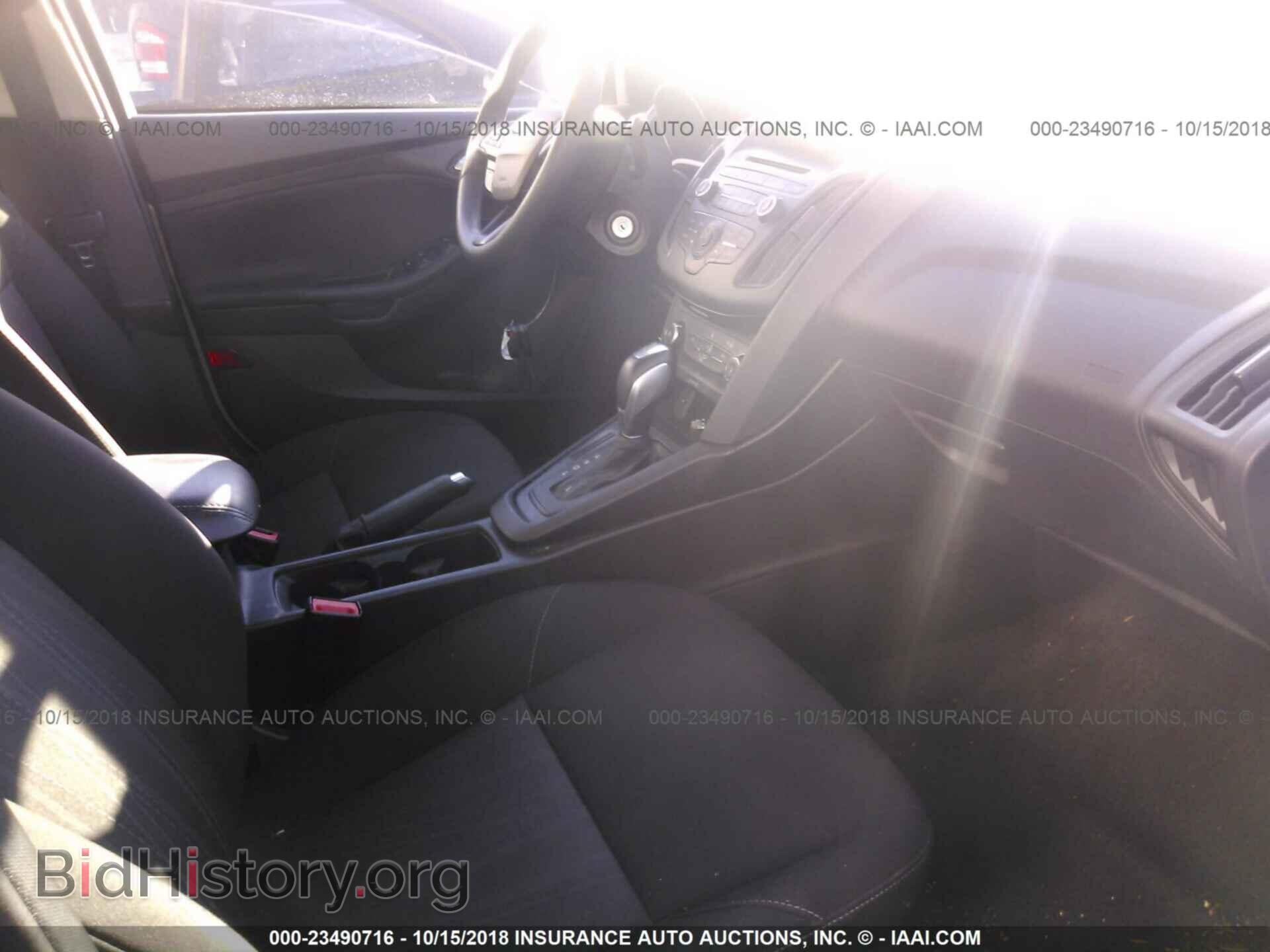 2015 Ford Focus - VIN: 1FADP3F29FL358640 - Photo 5