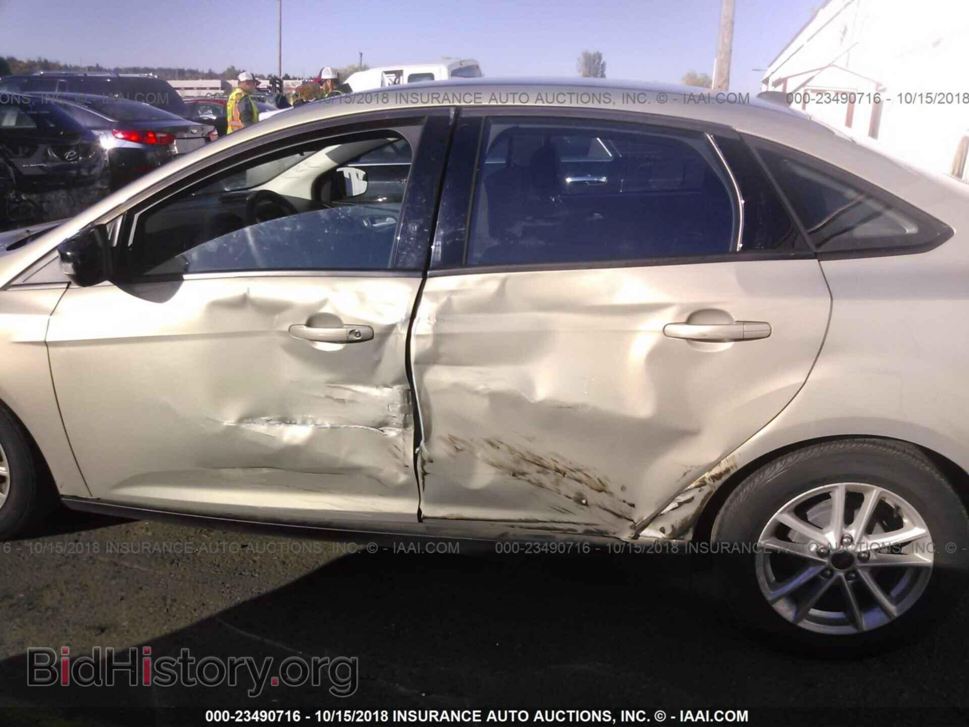 2015 Ford Focus - VIN: 1FADP3F29FL358640 - Photo 6