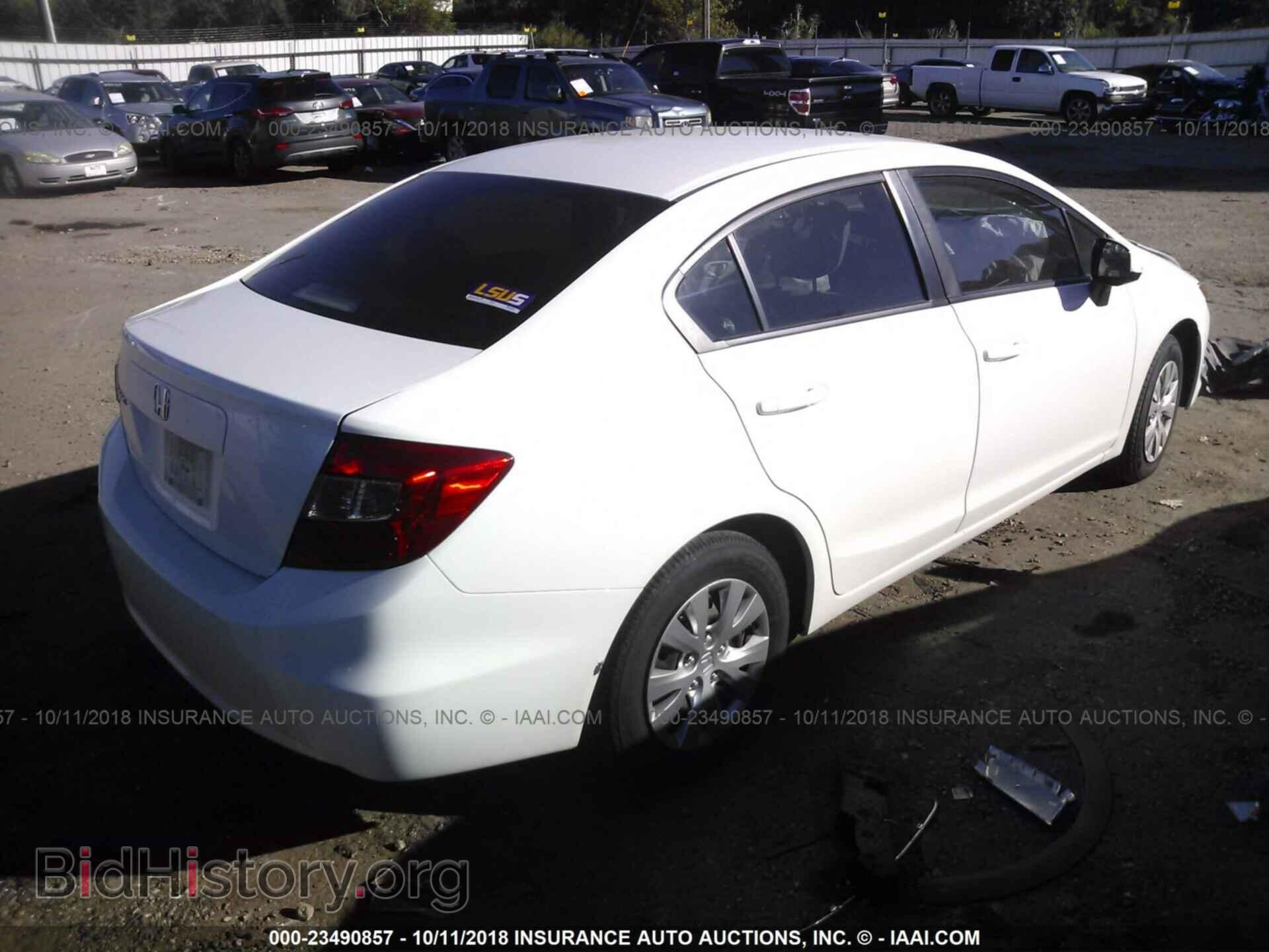 2012 Honda Civic - VIN: 2HGFB2F59CH558353 - Photo 4