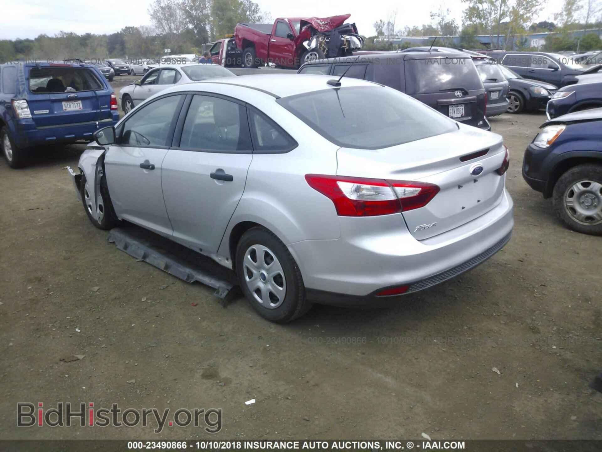 2012 Ford Focus - VIN: 1FAHP3E25CL152309 - Фото 3