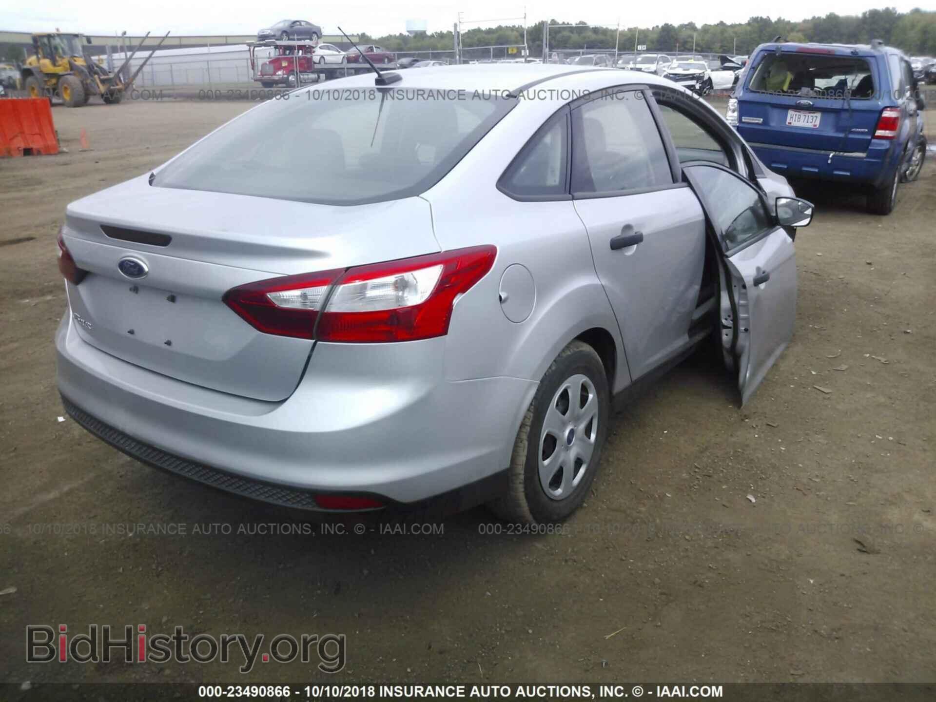 2012 Ford Focus - VIN: 1FAHP3E25CL152309 - Фото 4