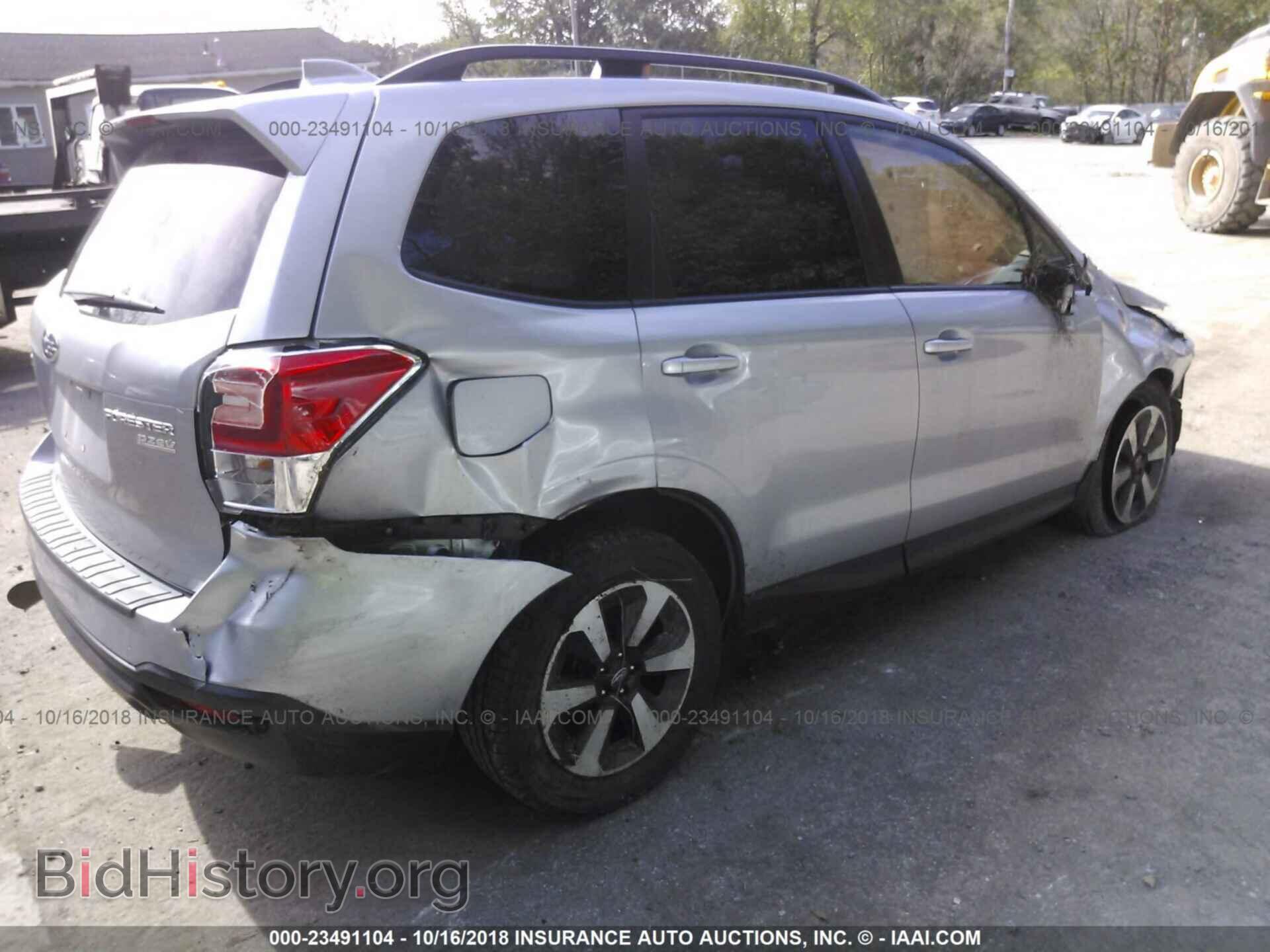 2017 Subaru Forester - VIN: JF2SJAEC1HH408620 - Фото 4