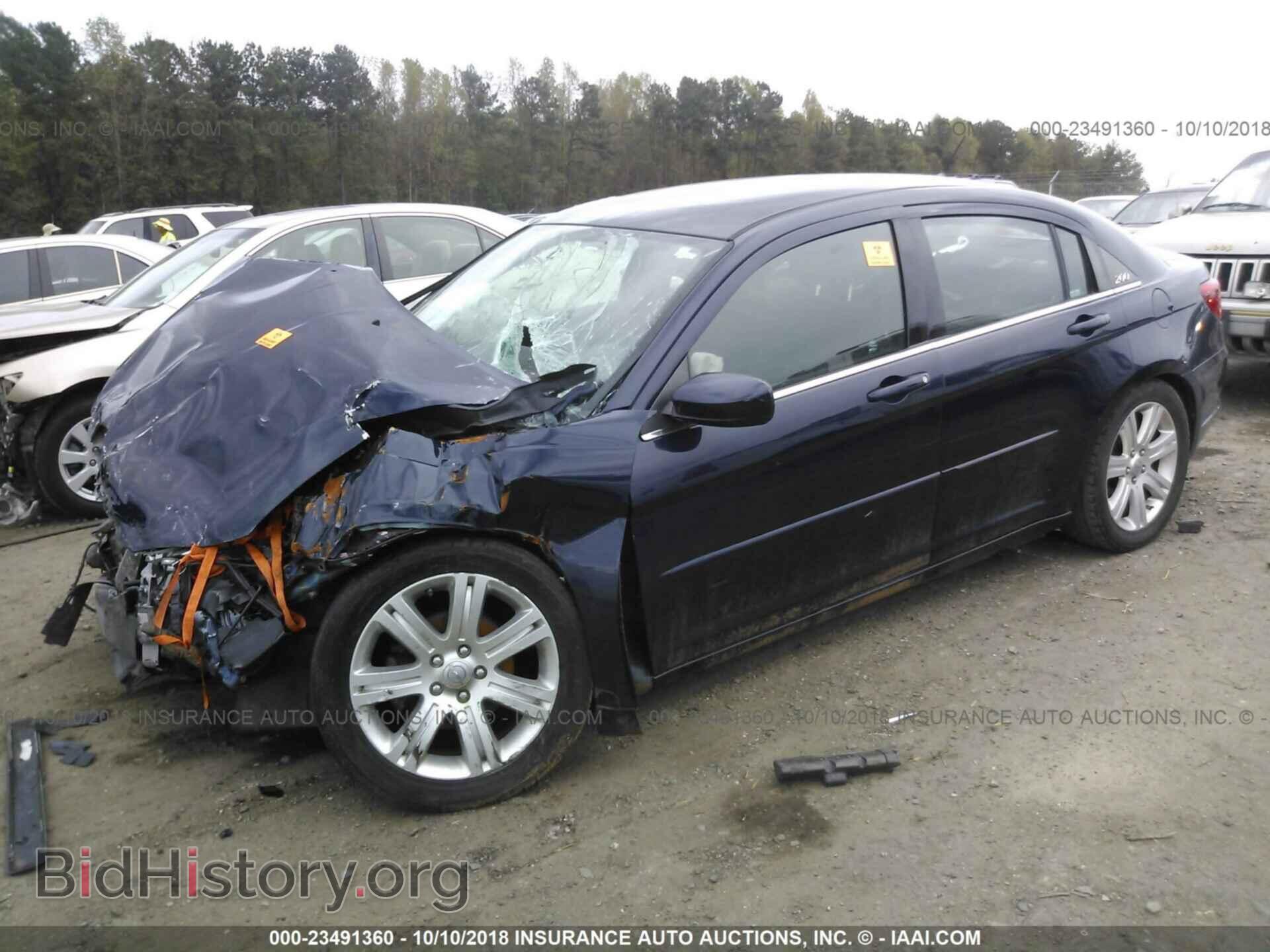 2013 CHRYSLER 200 - VIN: 1C3CCBBBXDN656329 - Фото 2