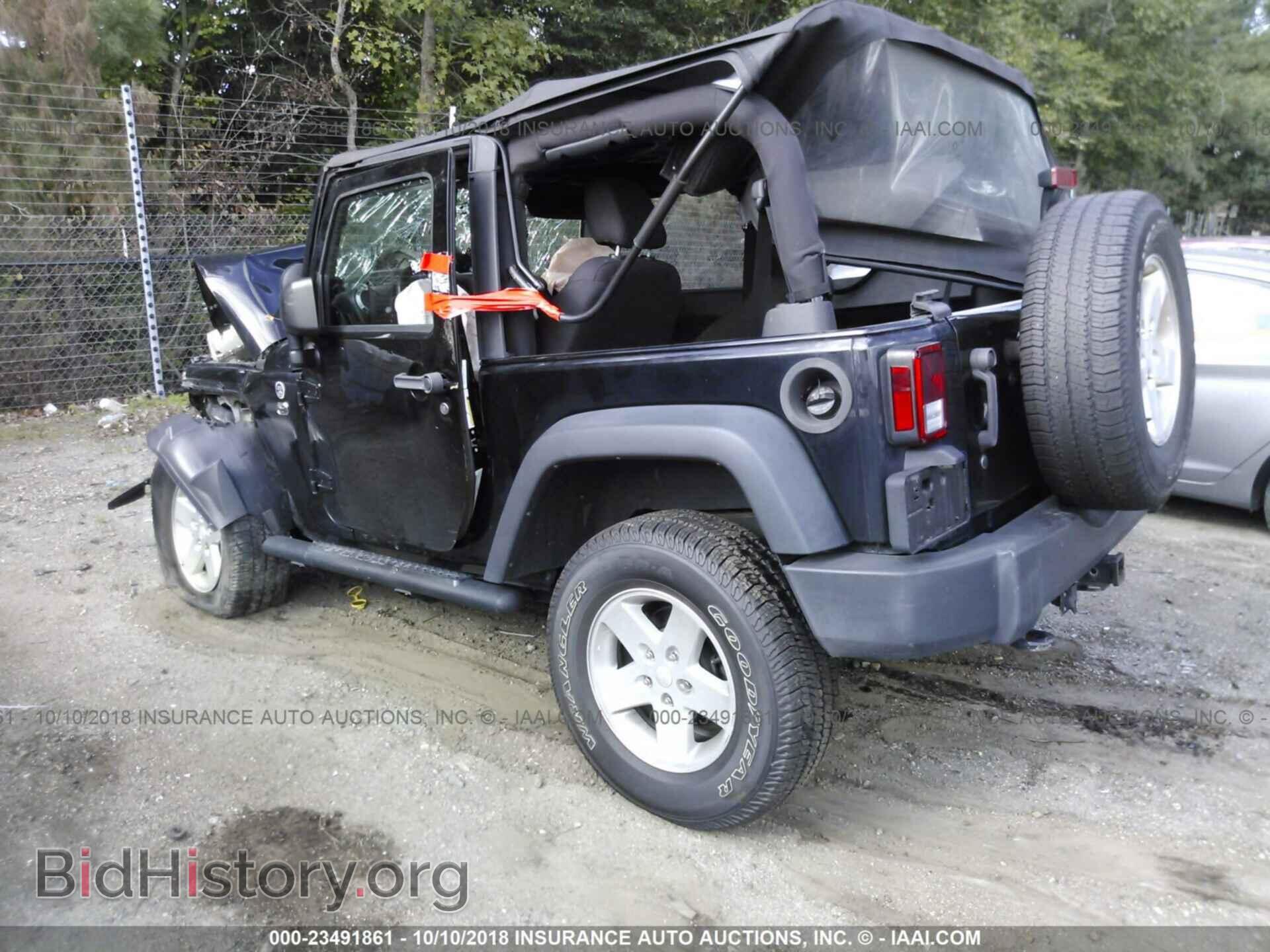 2014 Jeep Wrangler - VIN: 1C4AJWAG1EL252264 - Фото 3