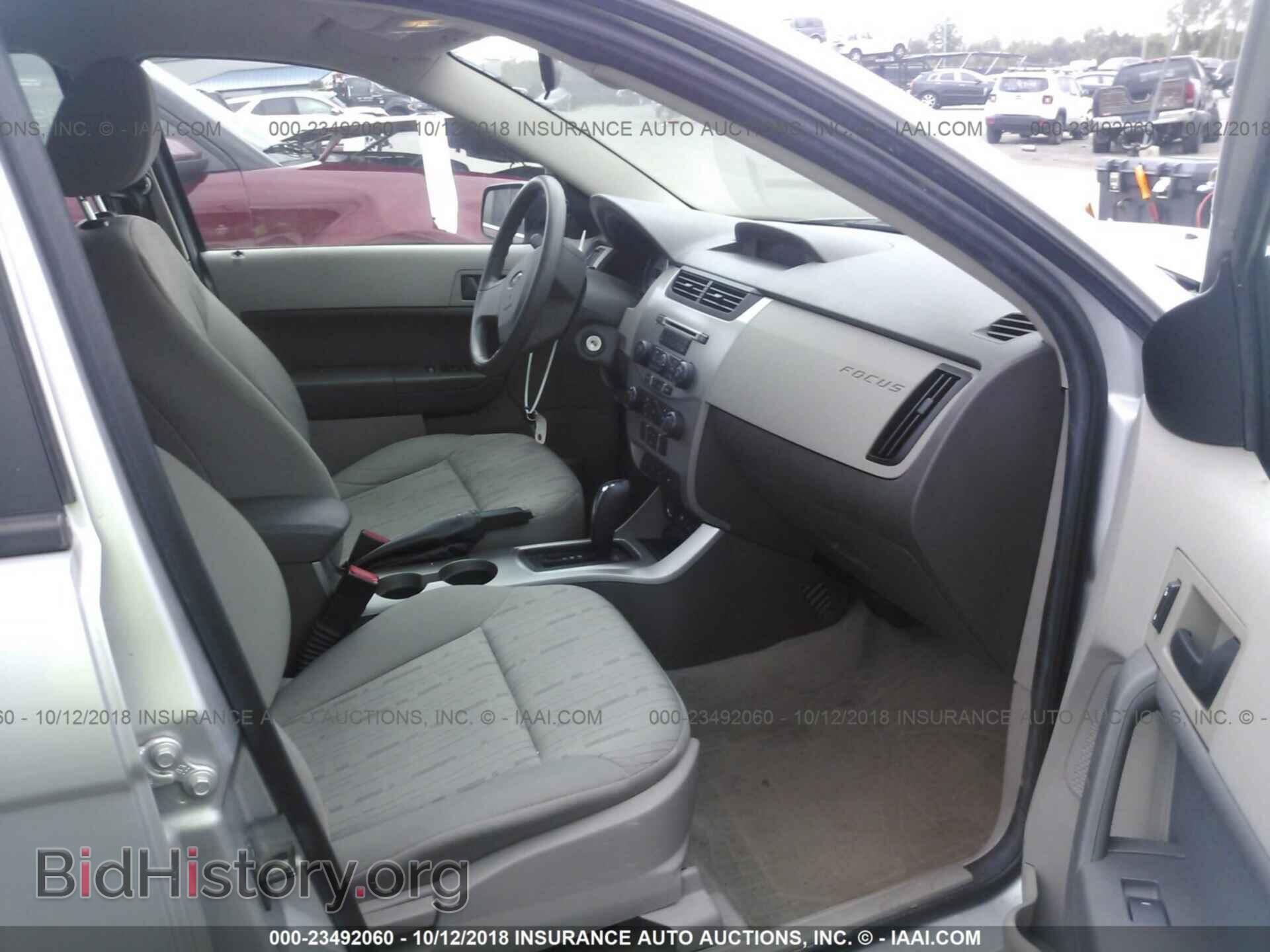 2011 Ford Focus - VIN: 1FAHP3FN7BW168453 - Фото 5