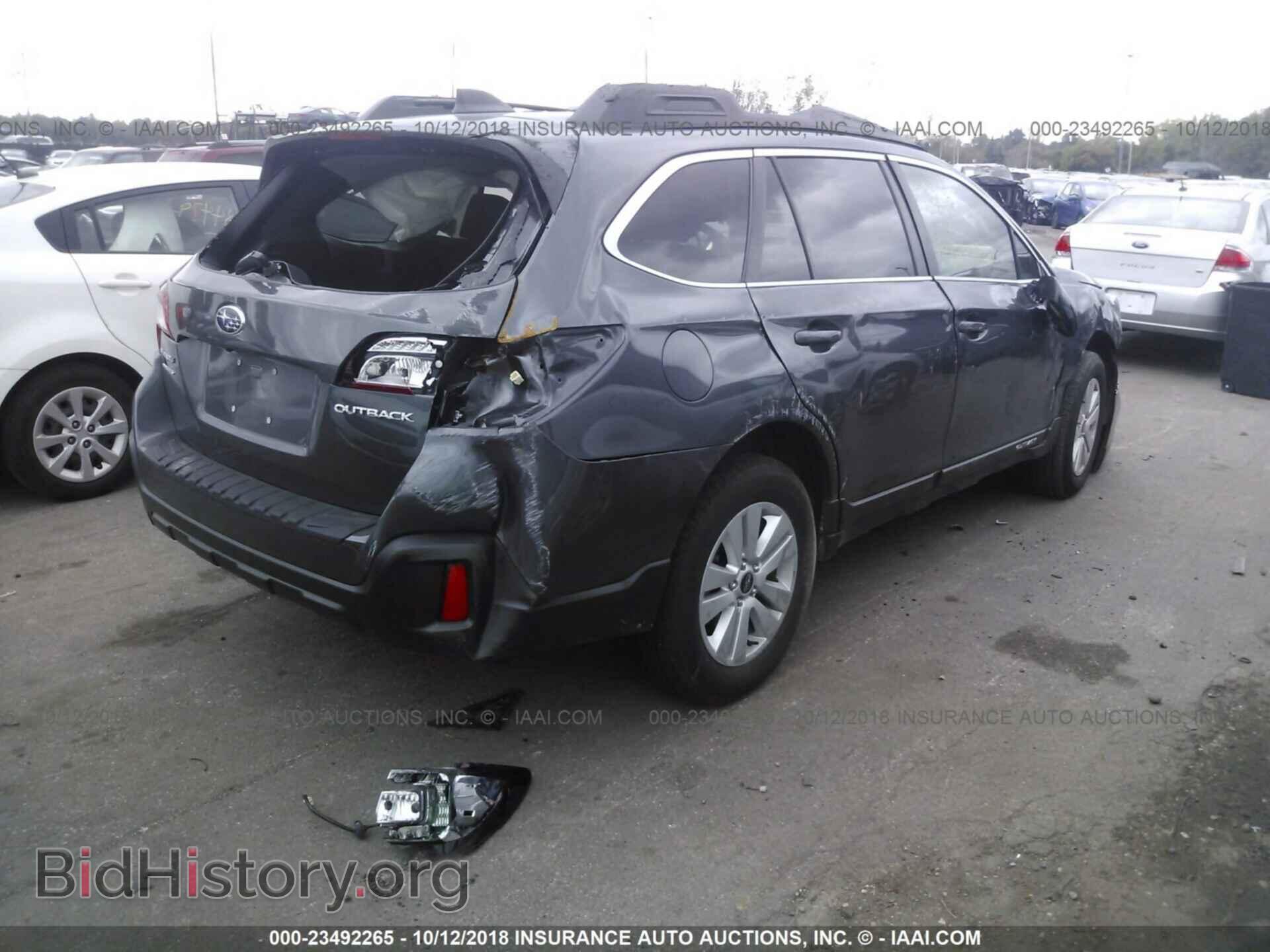 2018 Subaru Outback - VIN: 4S4BSACC1J3308269 - Фото 4